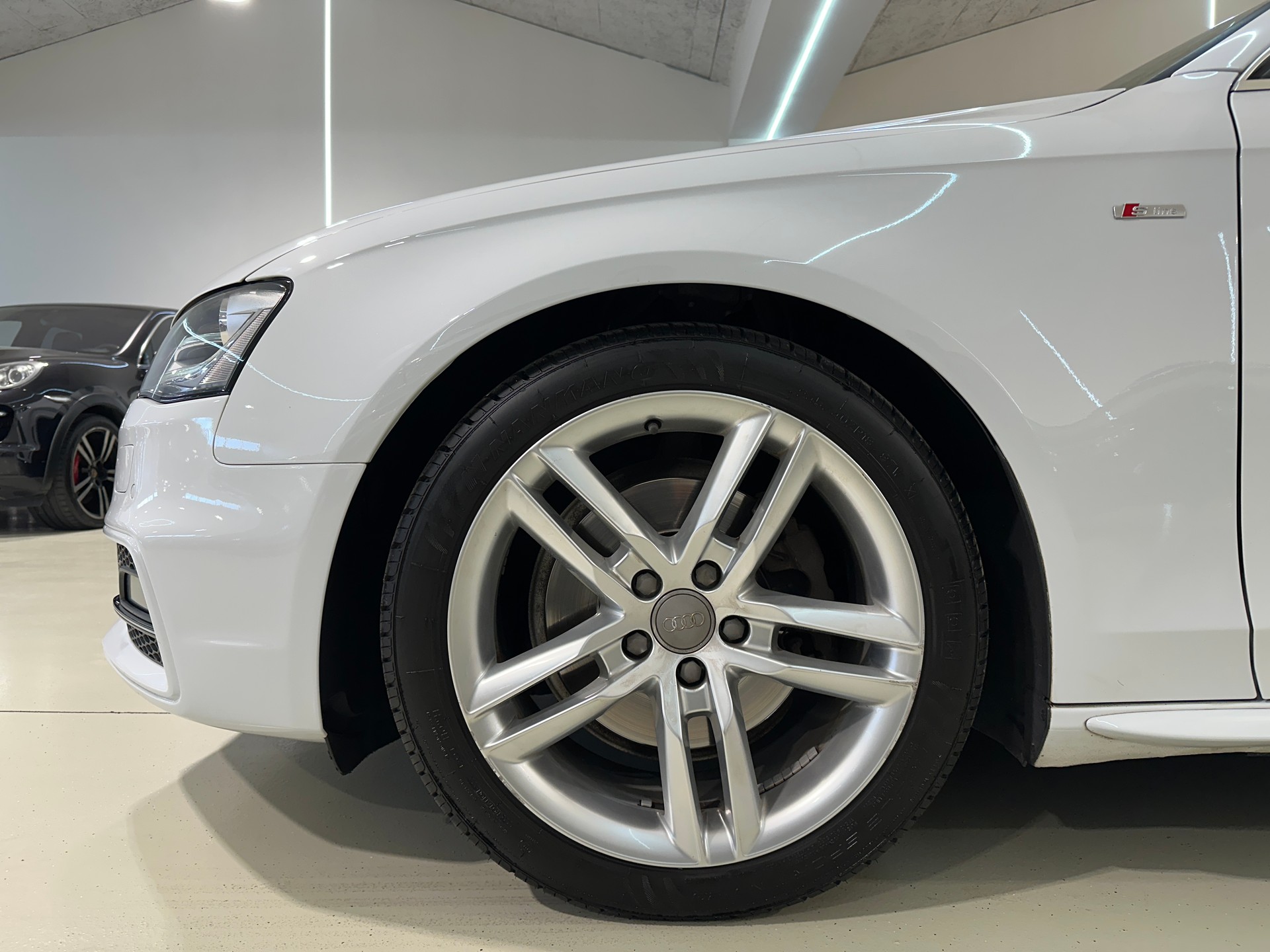 AUDI A4 Avant 2.0 TDI S-Line multitronic-image-3