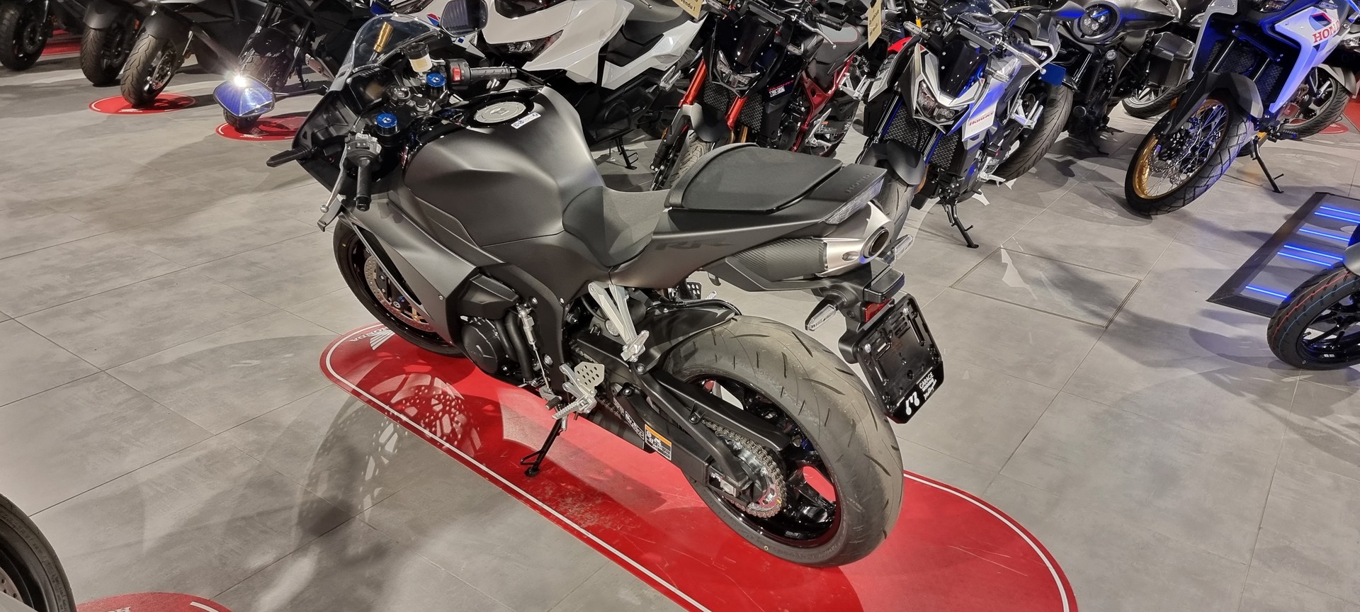 HONDA CBR 600 RR-showroom-element-3