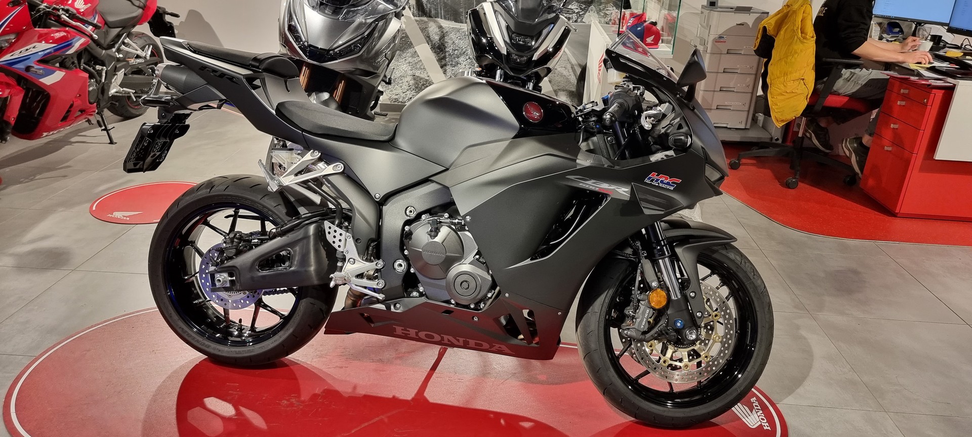 HONDA CBR 600 RR-showroom-element-1