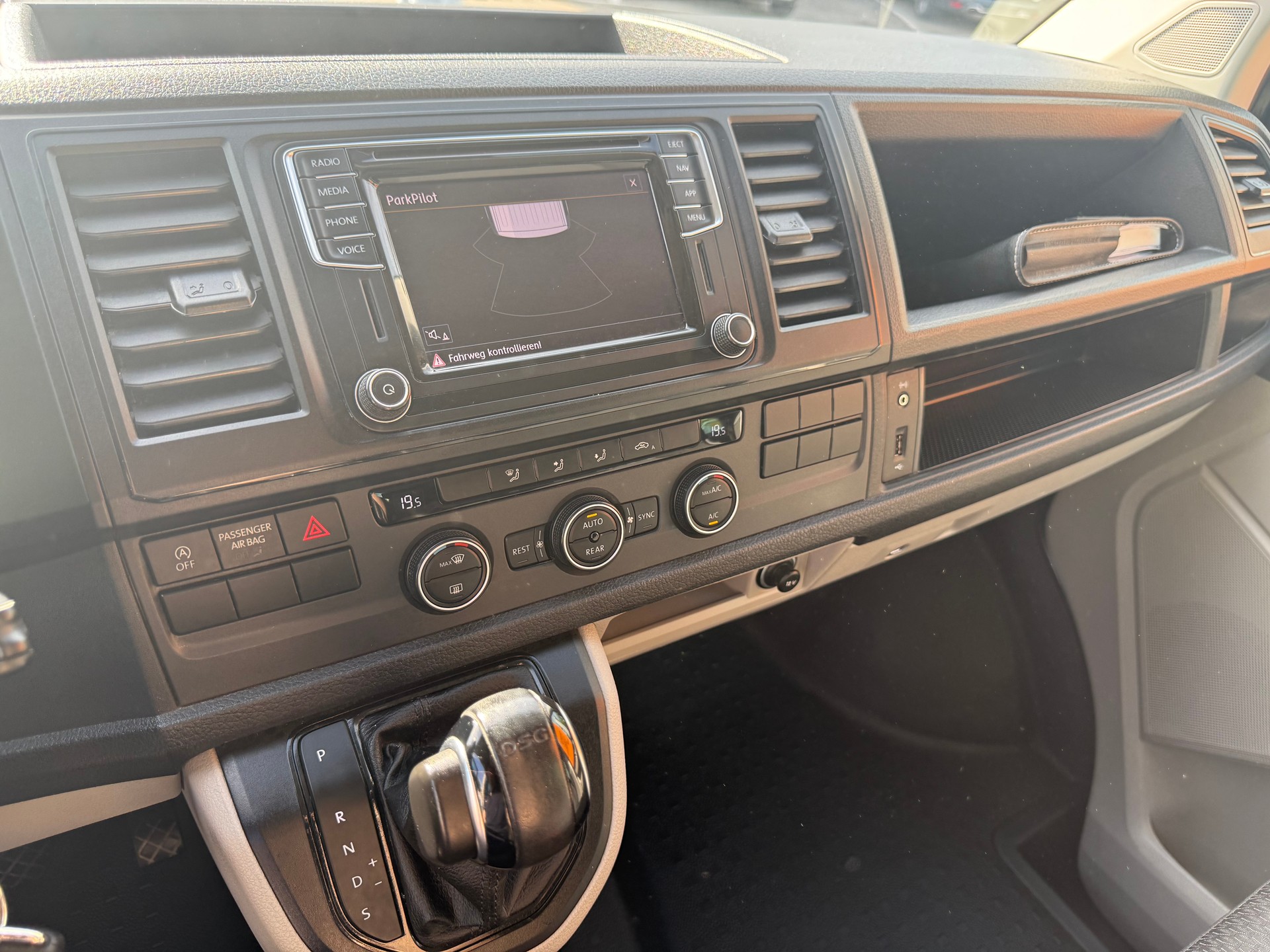 VW T6 2.0 TDI DSG-image-11
