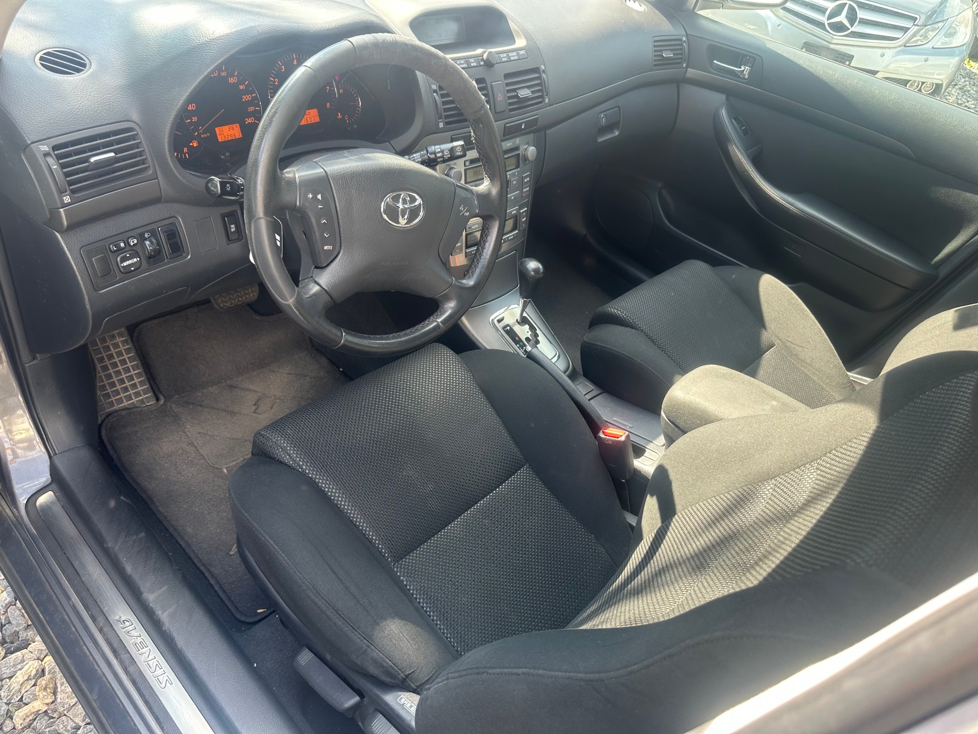 TOYOTA Avensis 2.4 D4 VVT-i Linea Sol Sportswagon T-Step5-image-13