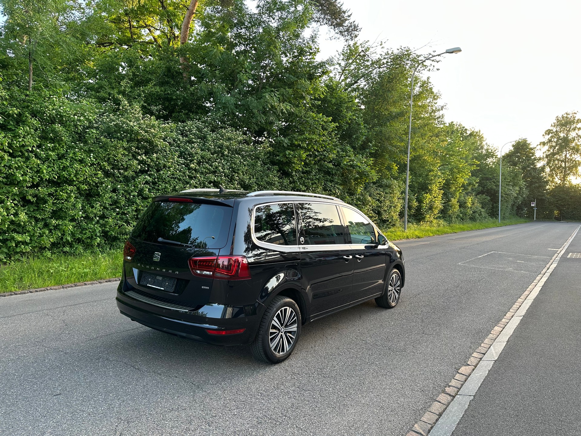 SEAT Alhambra 2.0 TDI 20 Year 4Drive 7- Platzer-image-4