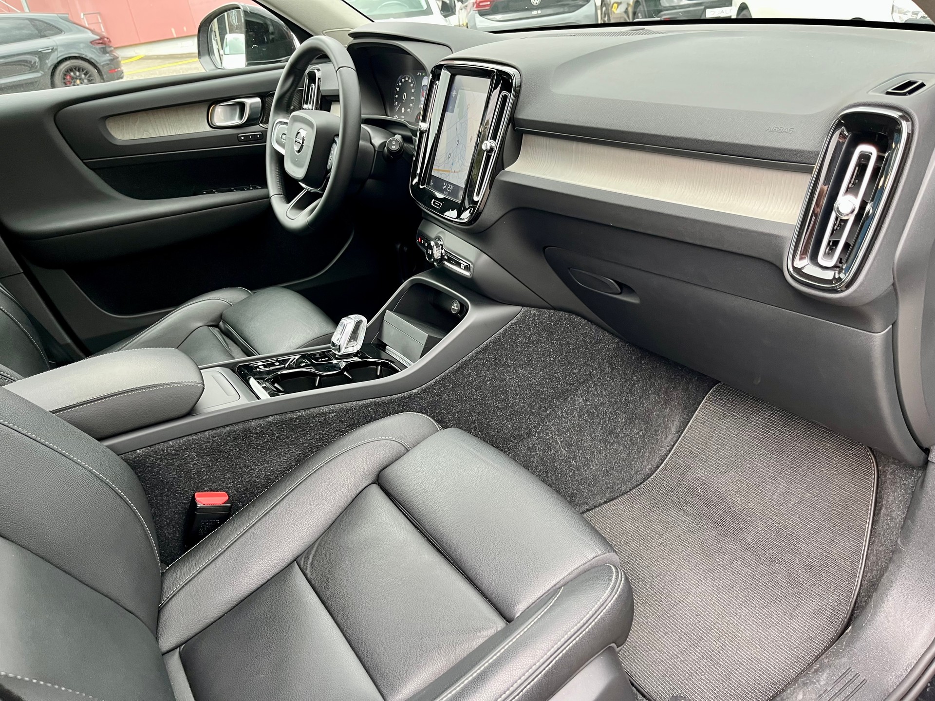 VOLVO XC40 T4 AWD Inscription Geartronic / Neu ab MFK 2026-image-27