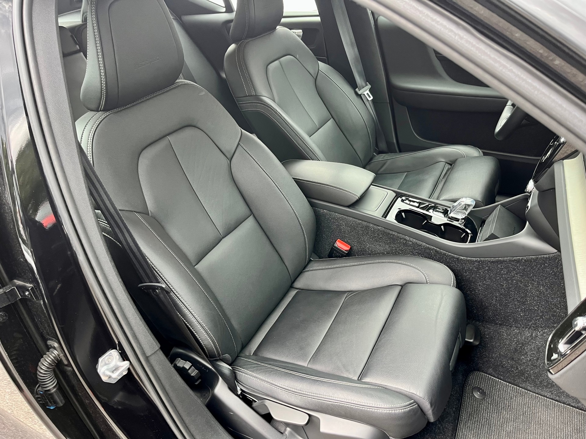 VOLVO XC40 T4 AWD Inscription Geartronic / Neu ab MFK 2026-image-28