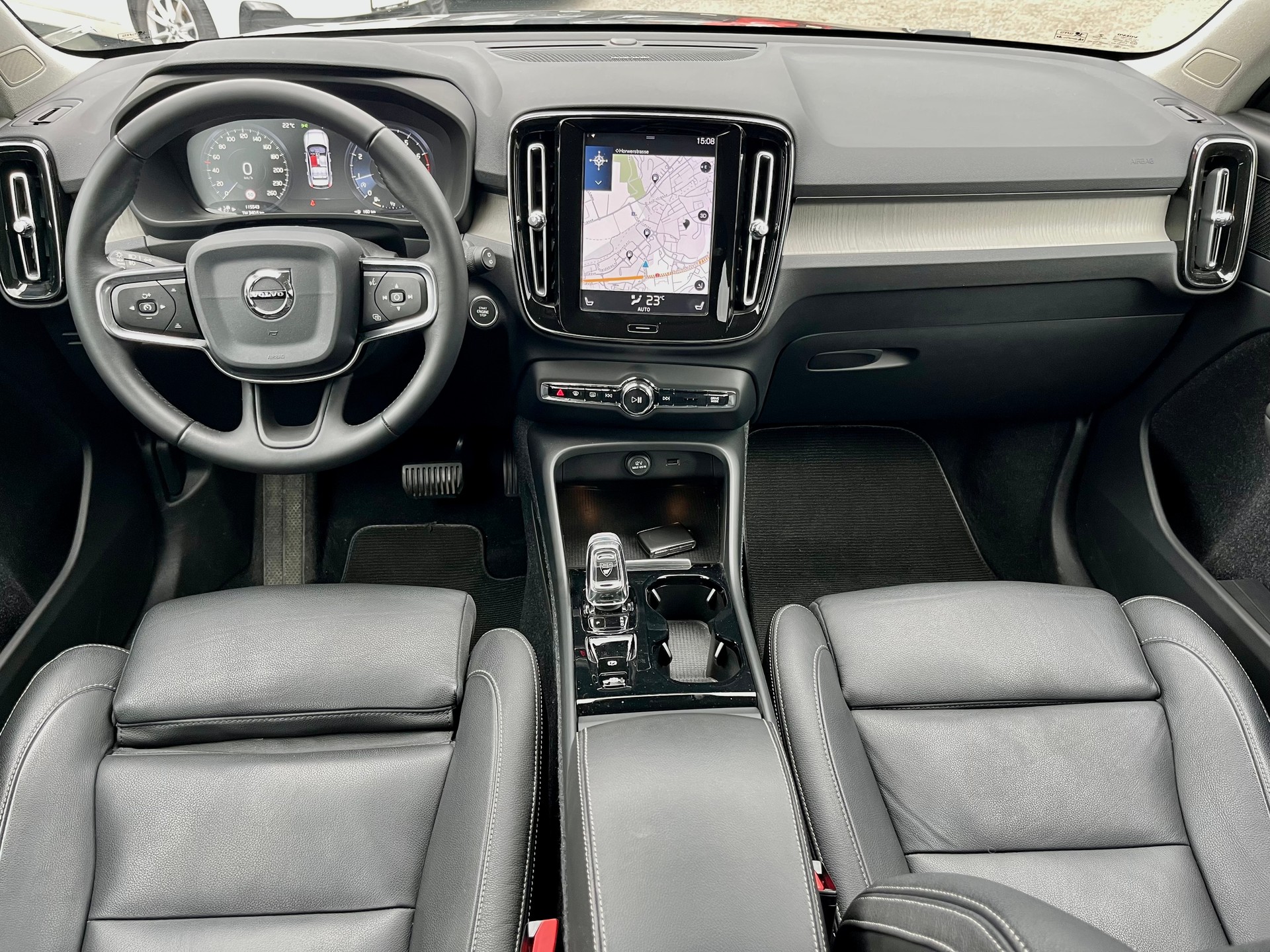 VOLVO XC40 T4 AWD Inscription Geartronic / Neu ab MFK 2026-image-11