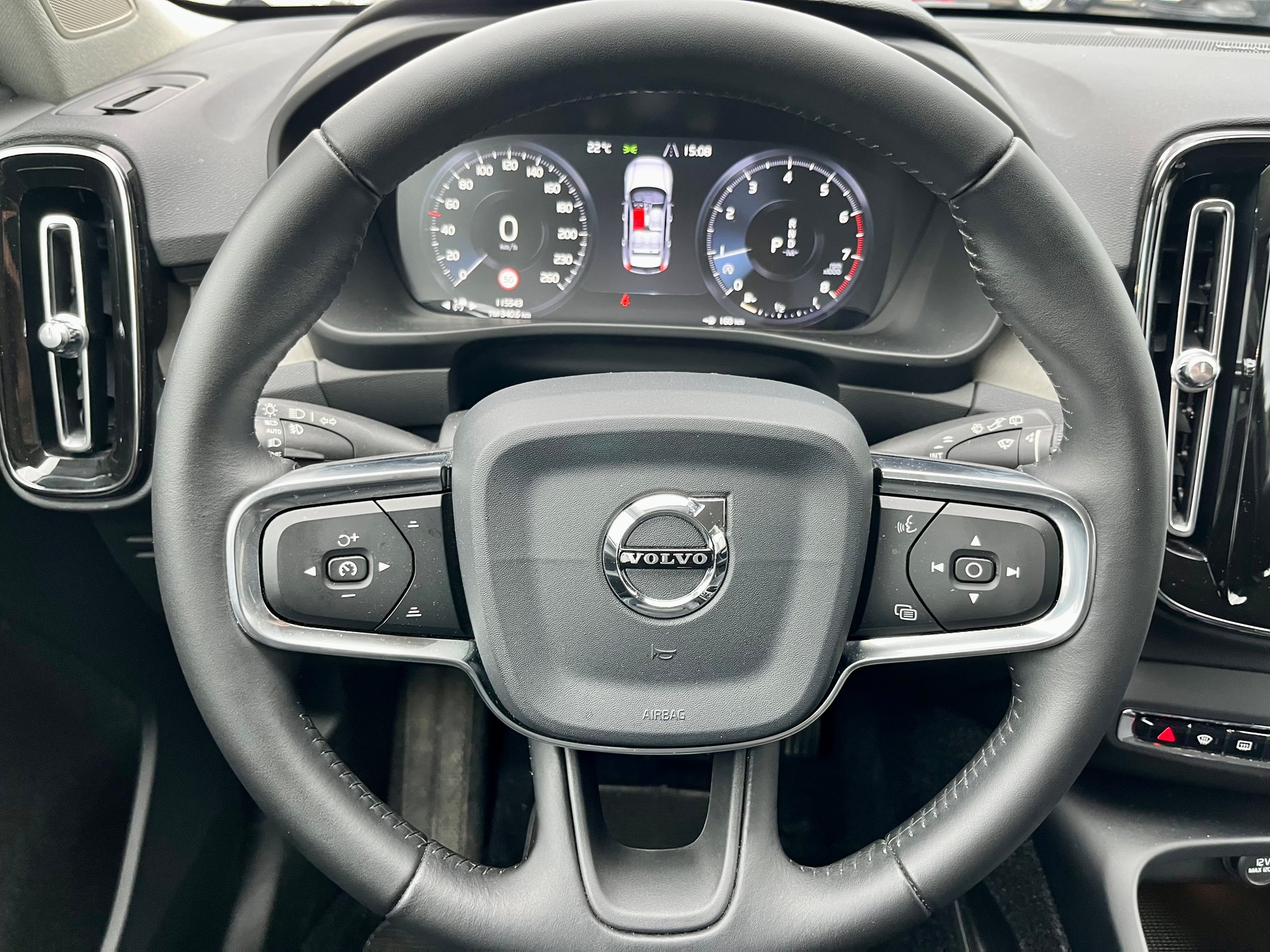 VOLVO XC40 T4 AWD Inscription Geartronic / Neu ab MFK 2026-image-14