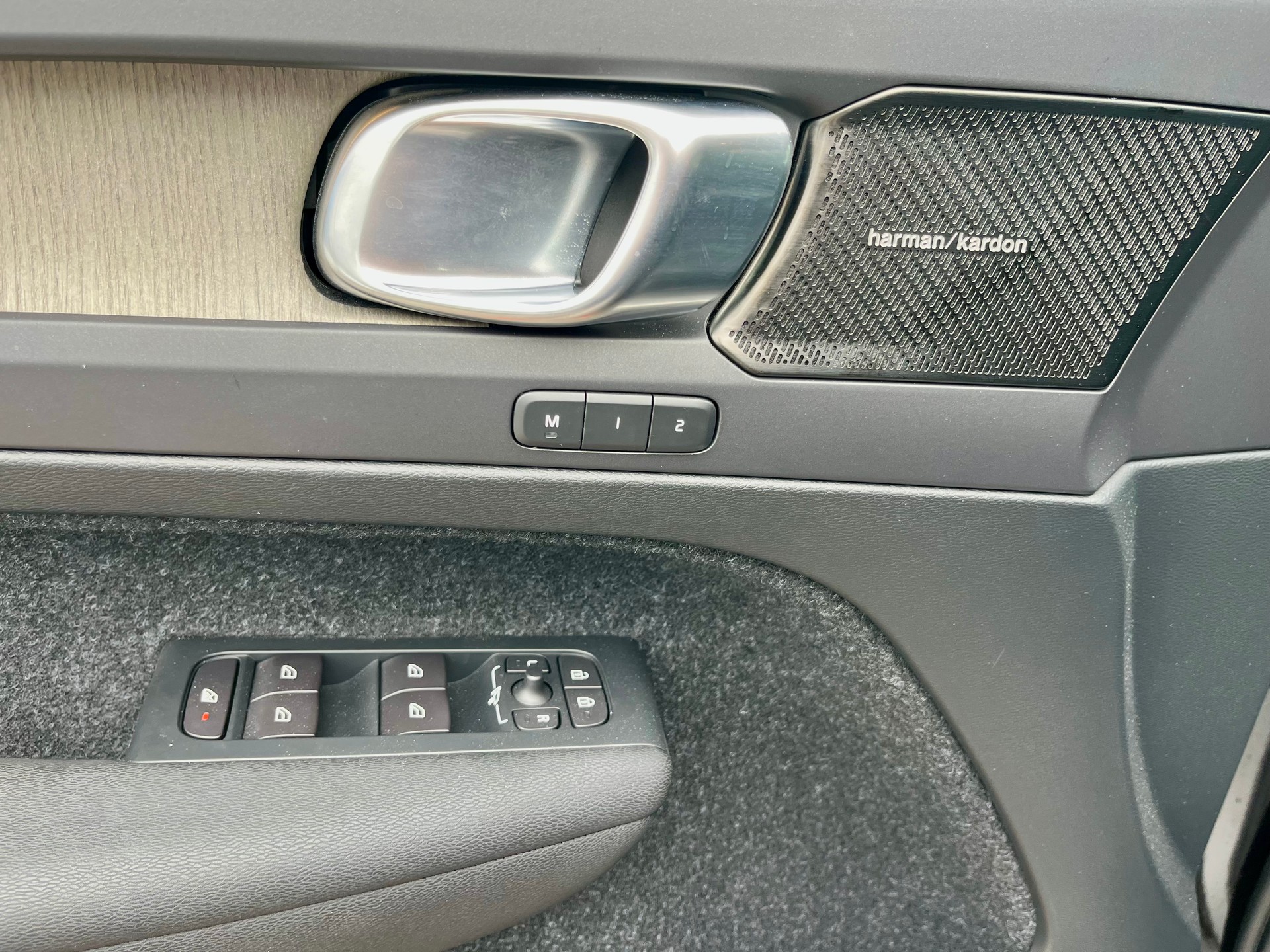 VOLVO XC40 T4 AWD Inscription Geartronic / Neu ab MFK 2026-image-9