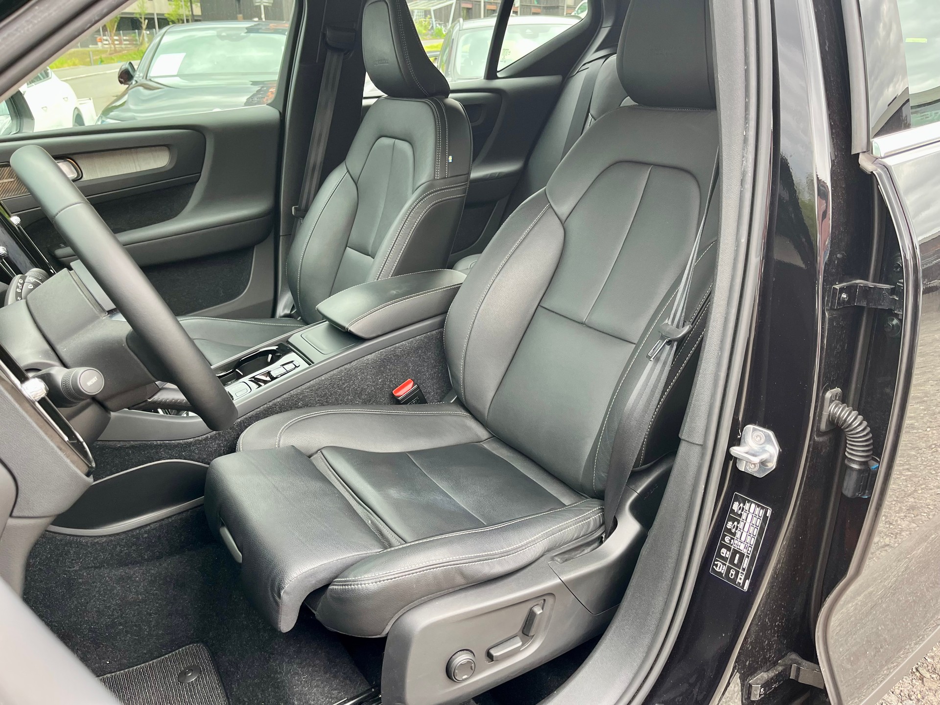 VOLVO XC40 T4 AWD Inscription Geartronic / Neu ab MFK 2026-image-10