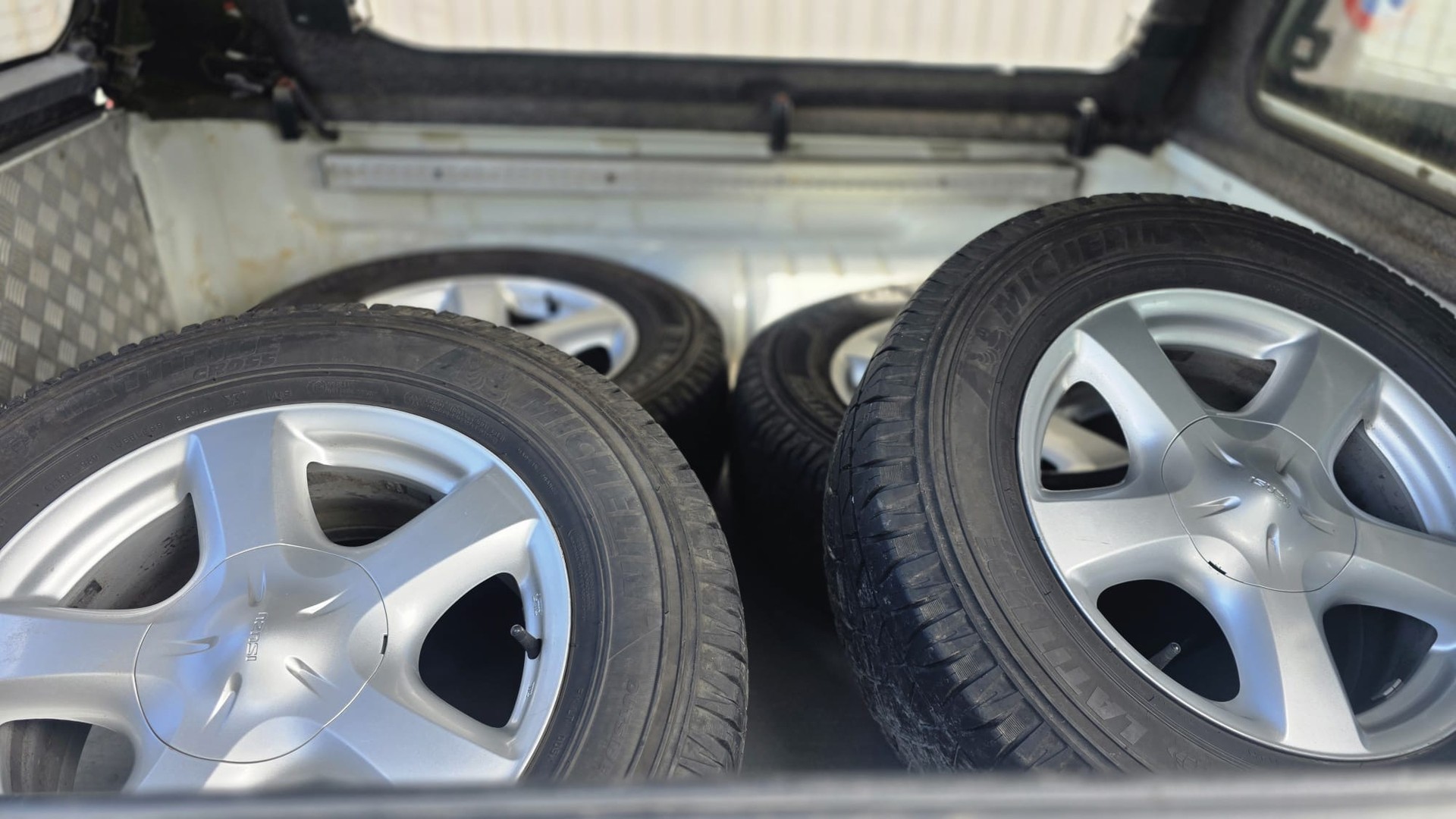 ISUZU D-MAX 2.5 SpaceCab Solar Plus 4x4 A-image-11