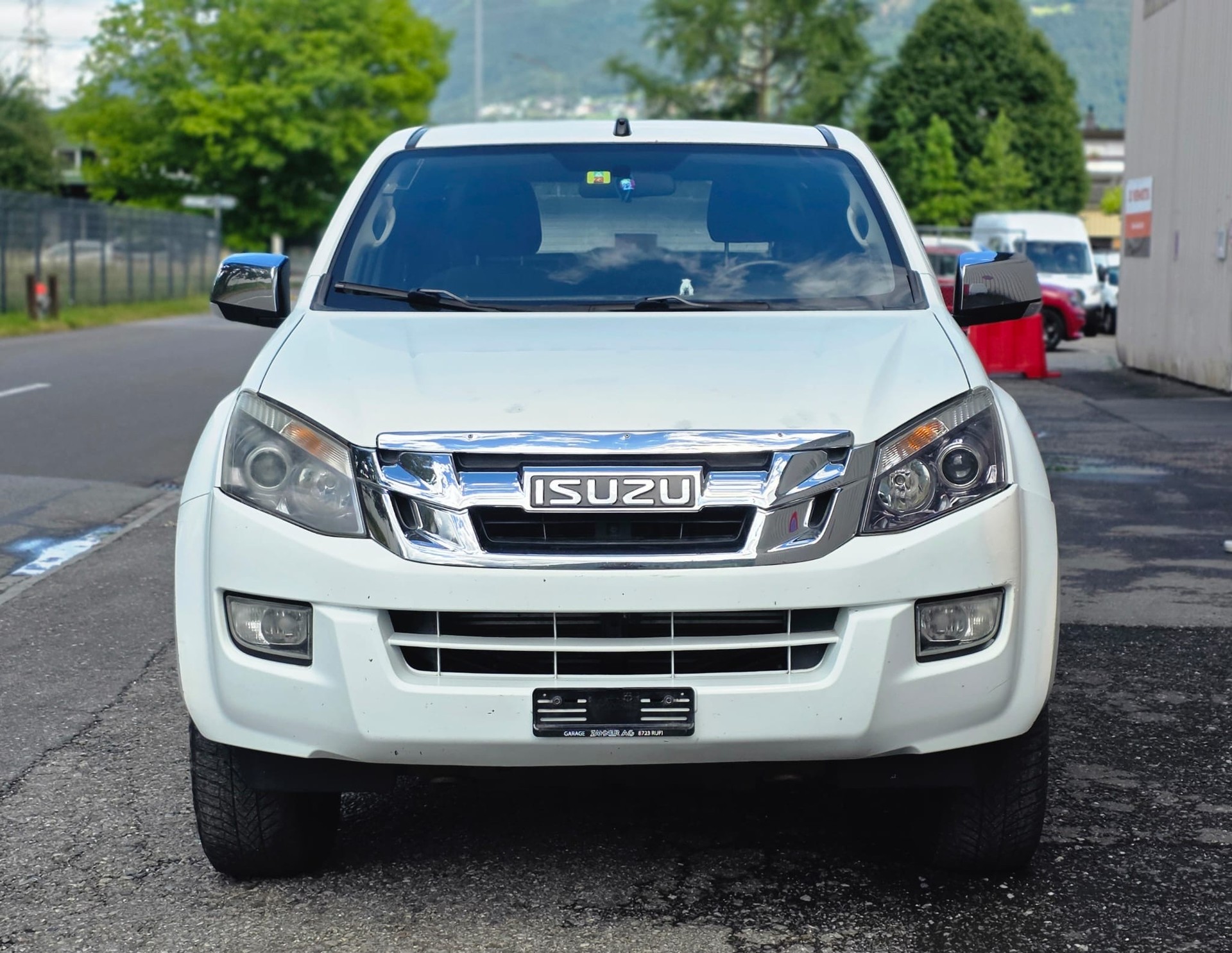 ISUZU D-MAX 2.5 SpaceCab Solar Plus 4x4 A-image-0