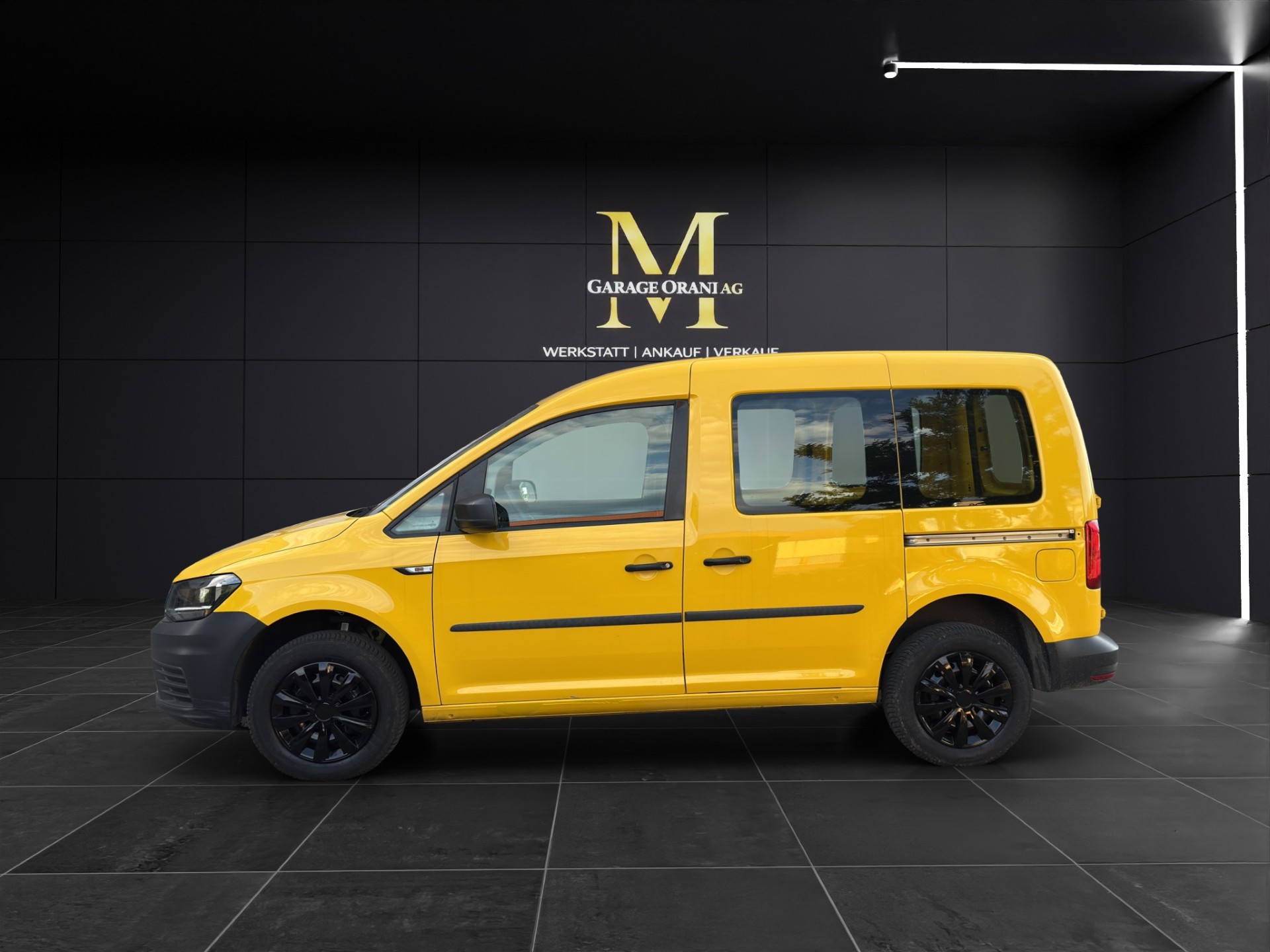 VW Caddy 2.0TDI 4Motion BlueMotion Technology-image-1