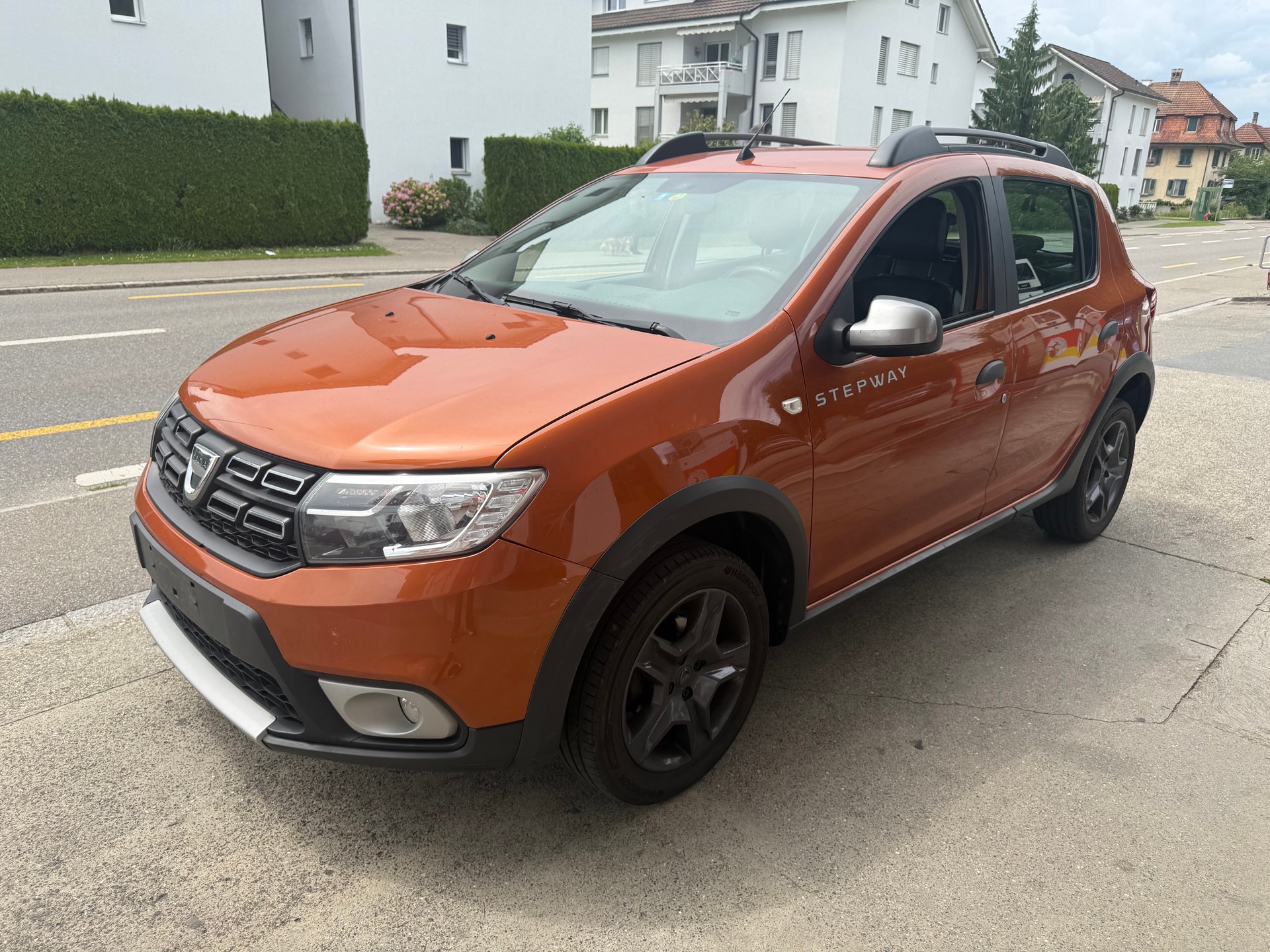 DACIA Sandero Tce 90 Stepway Lauréate Automatic-image-0
