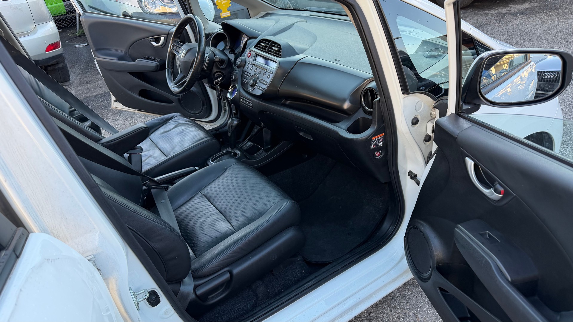 HONDA Jazz 1.3i Hybrid Exclusive CVT-image-4