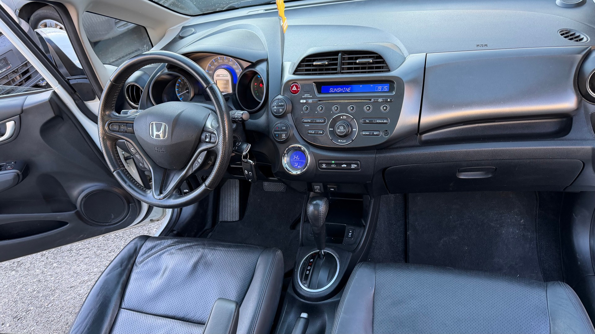 HONDA Jazz 1.3i Hybrid Exclusive CVT-image-6