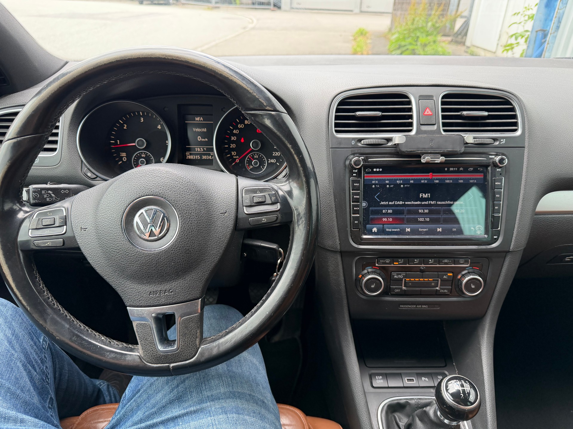 VW Golf 2.0 TDI Comfortline-image-9