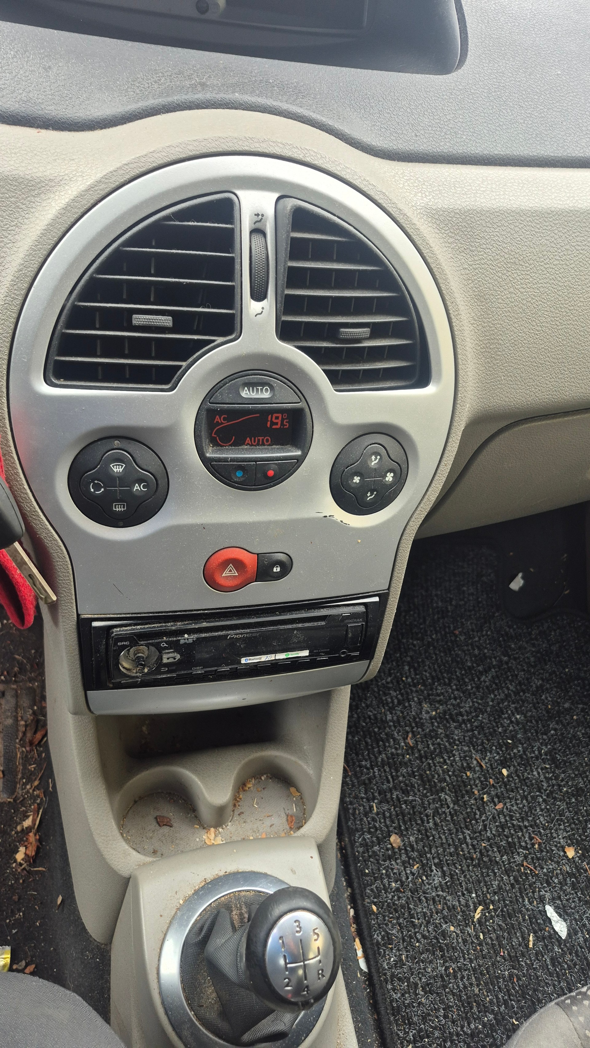 RENAULT Modus 1.4 16V Privilège Luxe-image-8