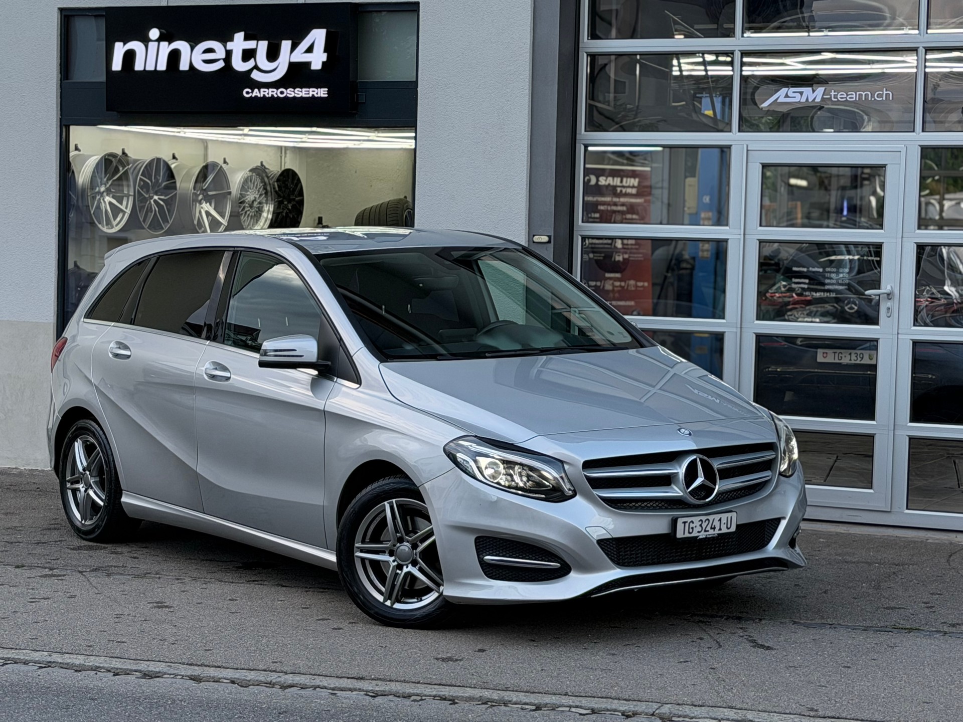 MERCEDES-BENZ B 200 CDI AMG Line 7G-DCT-image-2