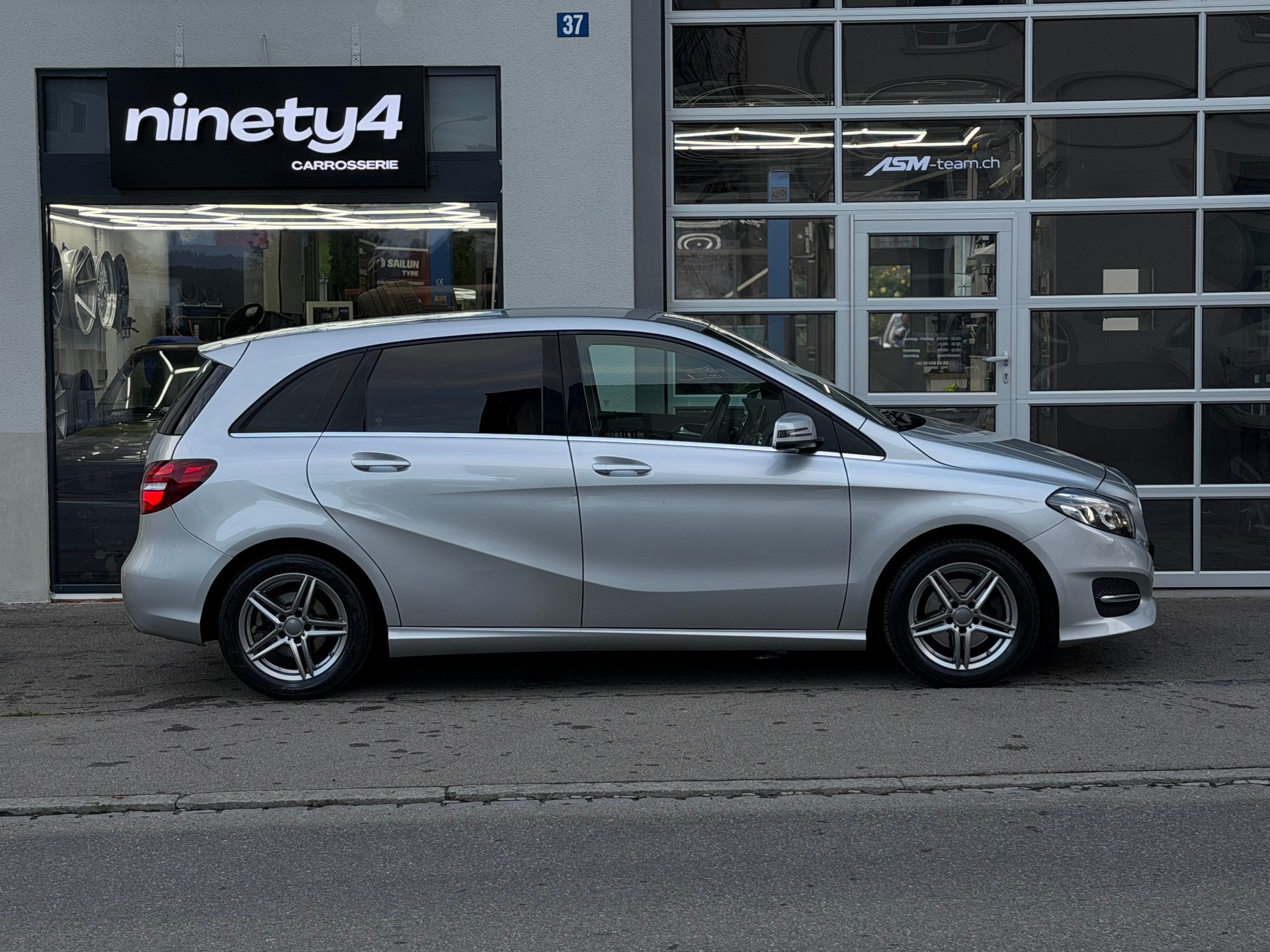 MERCEDES-BENZ B 200 CDI AMG Line 7G-DCT-image-14