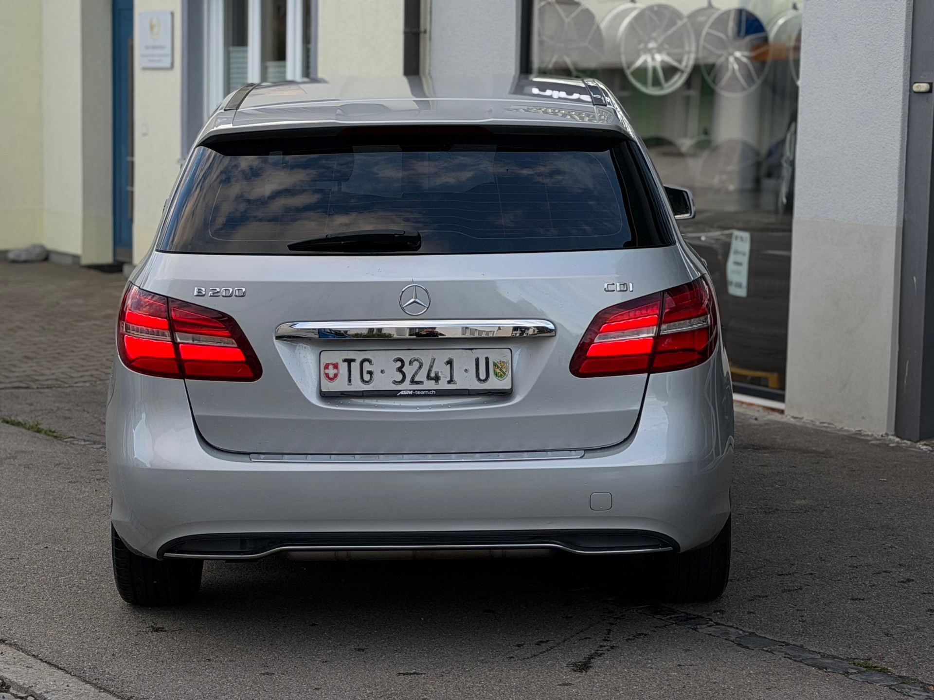 MERCEDES-BENZ B 200 CDI AMG Line 7G-DCT-image-6