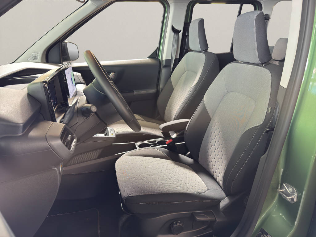 FORD E-Tourneo Courier Titanium 136 PS FWD-image-17