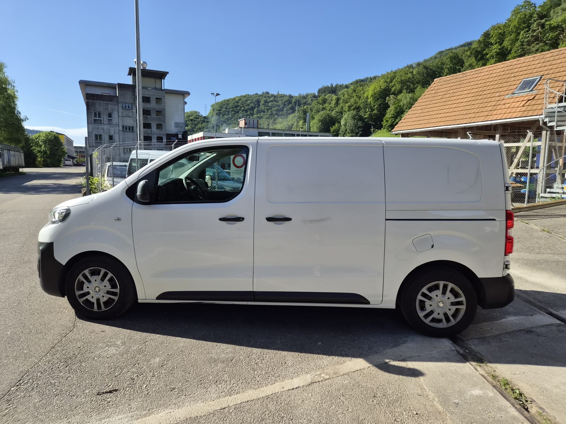 PEUGEOT Active-image-2
