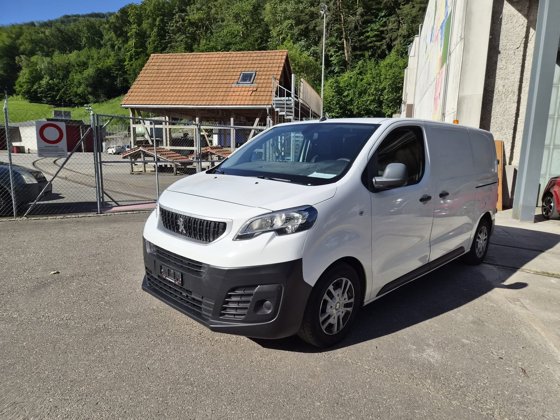 PEUGEOT Active-image-0
