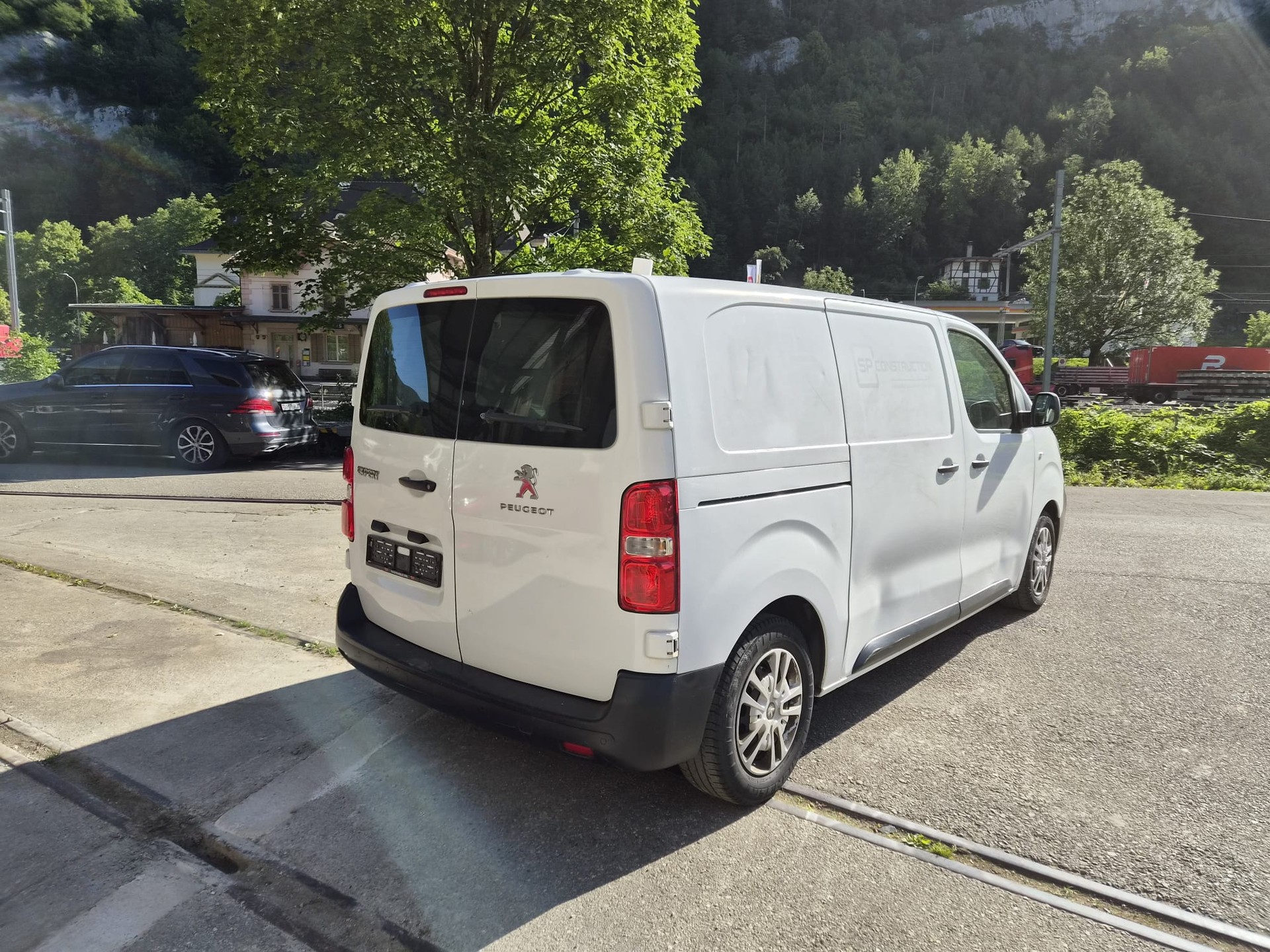 PEUGEOT Active-image-1