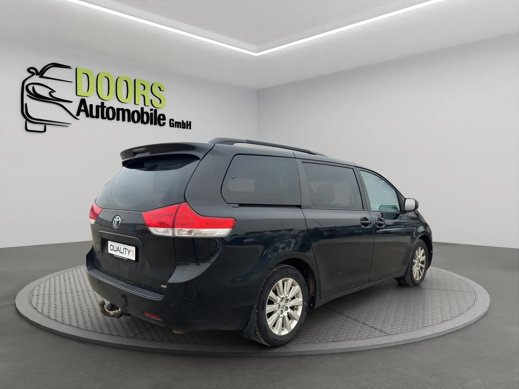 TOYOTA Sienna 3.5 A 4WD-image-4