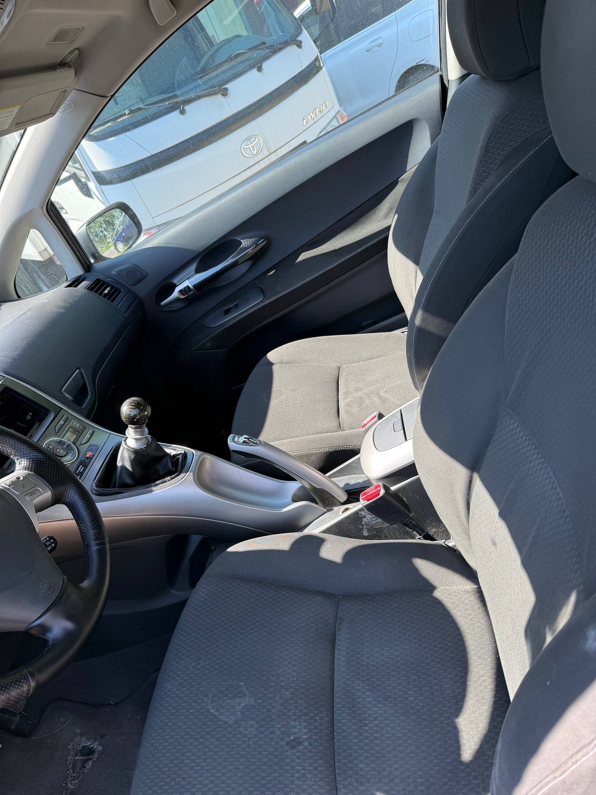 TOYOTA Auris 1.4 D-4D Linea Terra-image-6