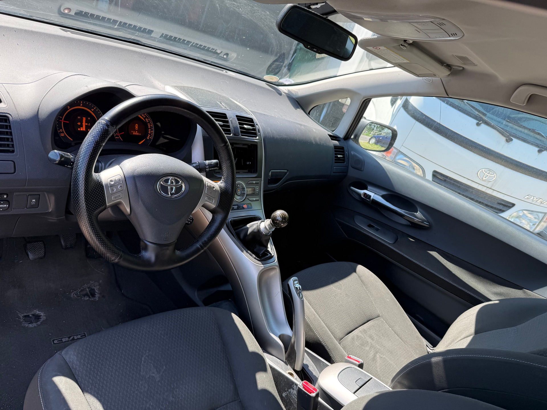 TOYOTA Auris 1.4 D-4D Linea Terra-image-7