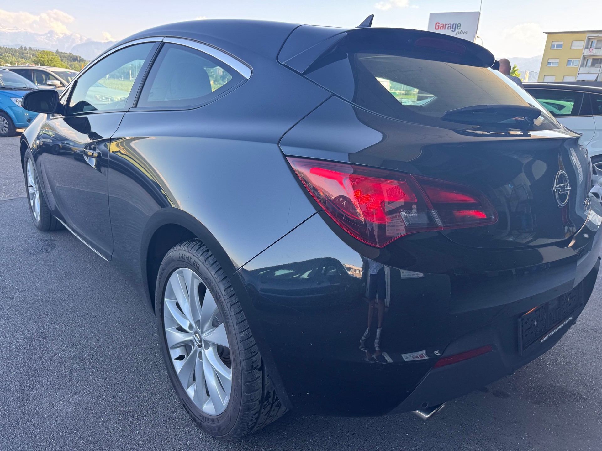 OPEL Astra GTC 1.6i 16V Active Edition-image-5