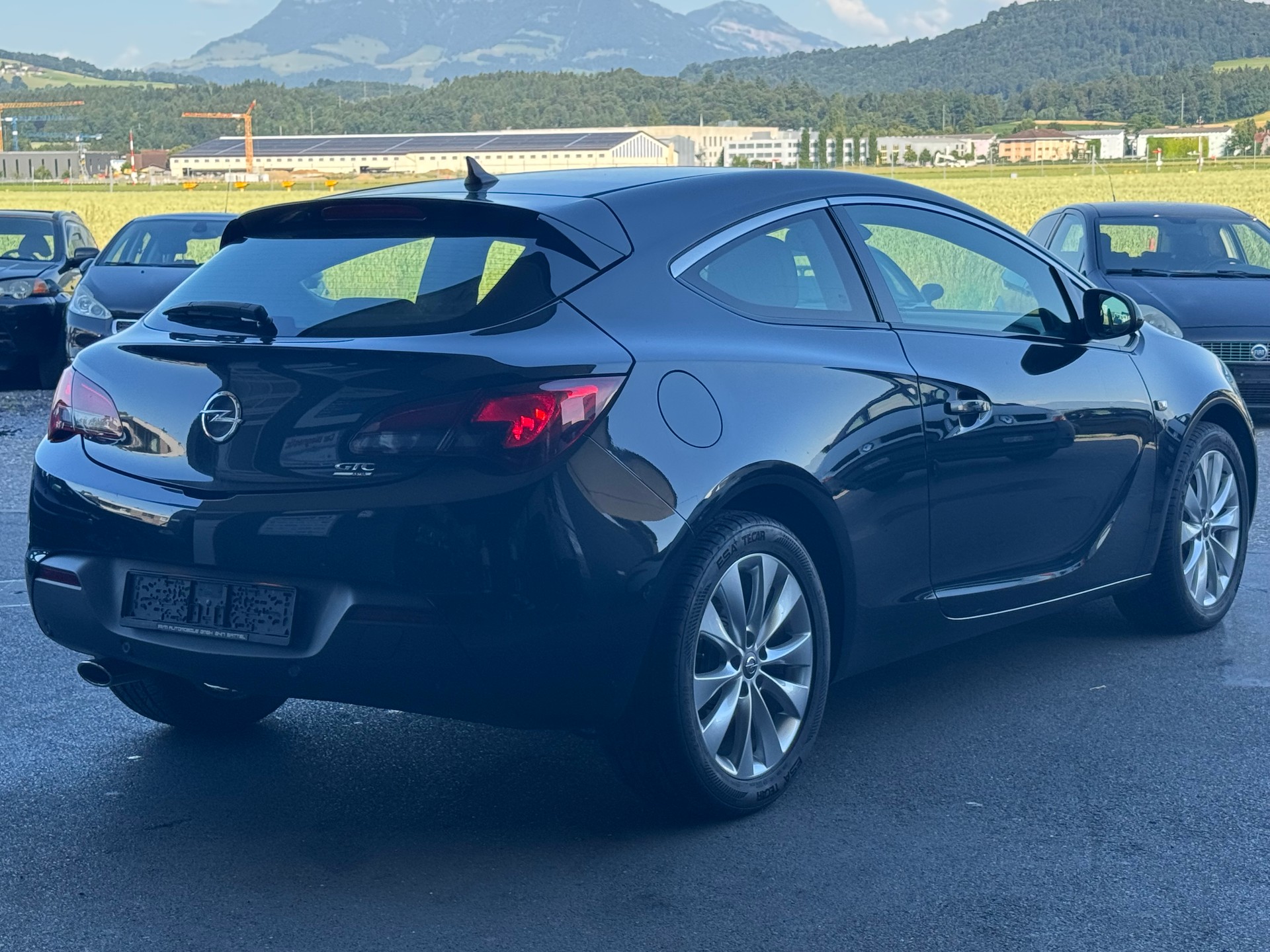 OPEL Astra GTC 1.6i 16V Active Edition-image-3