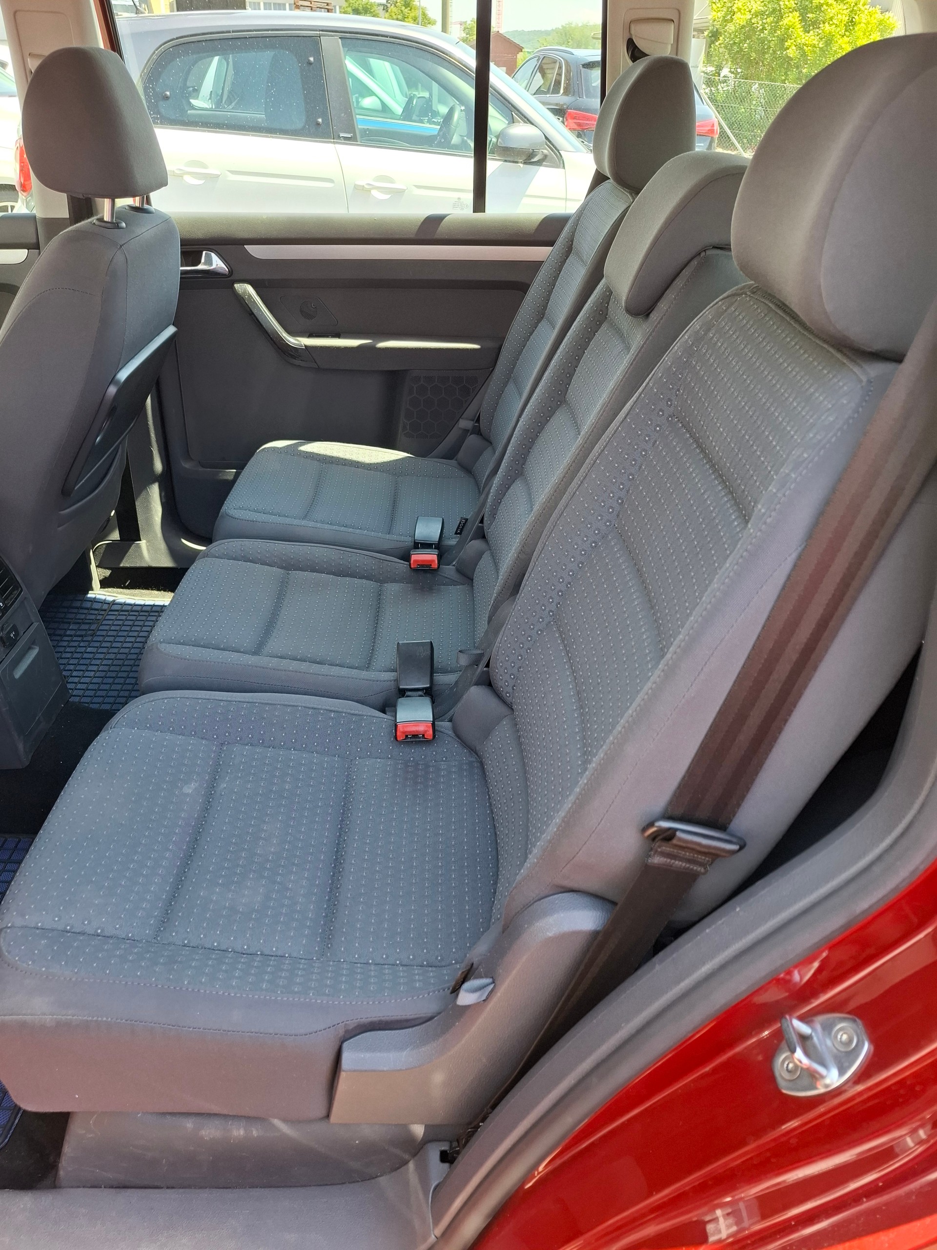 VW Touran 1.9 TDI Trendline-image-14