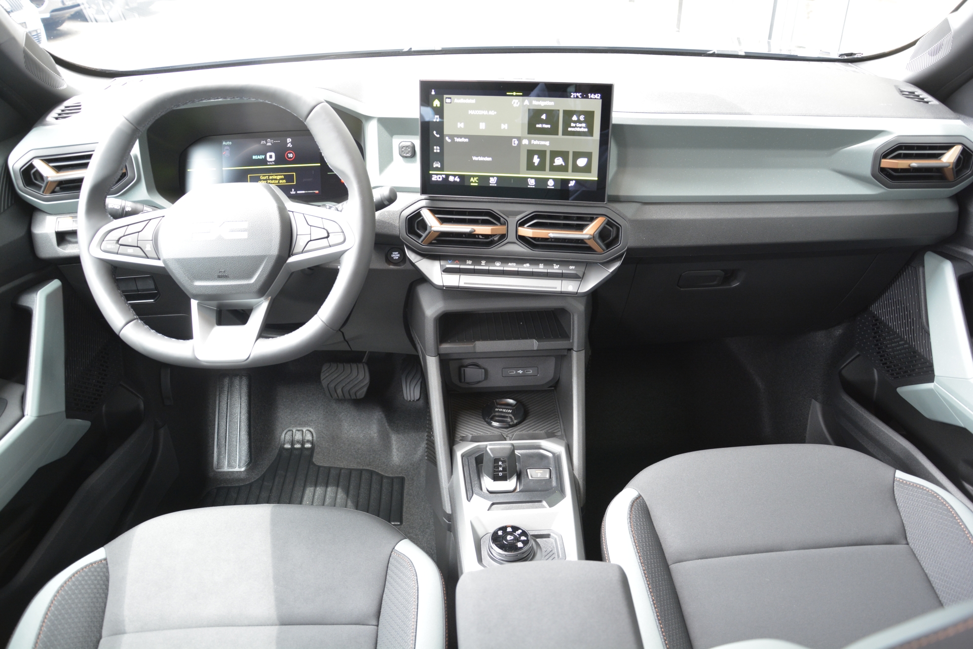 DACIA BIGSTER journey hybrid 150 4x4 Automat-image-8