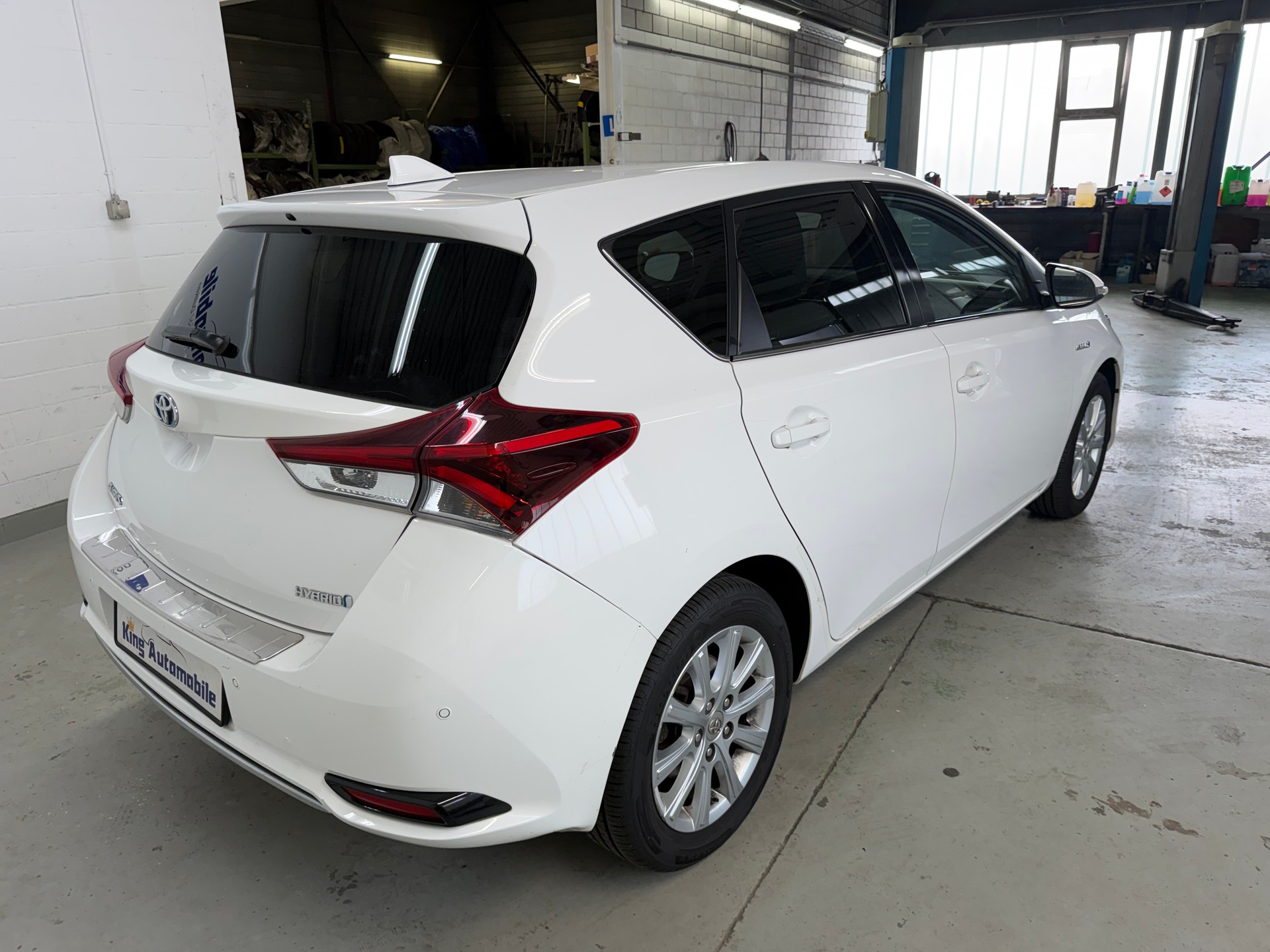 TOYOTA Auris 1.8 HSD Trend e-CVT | CH-Auto | 1-Hand | Frisch MFK | Ab Service-image-6