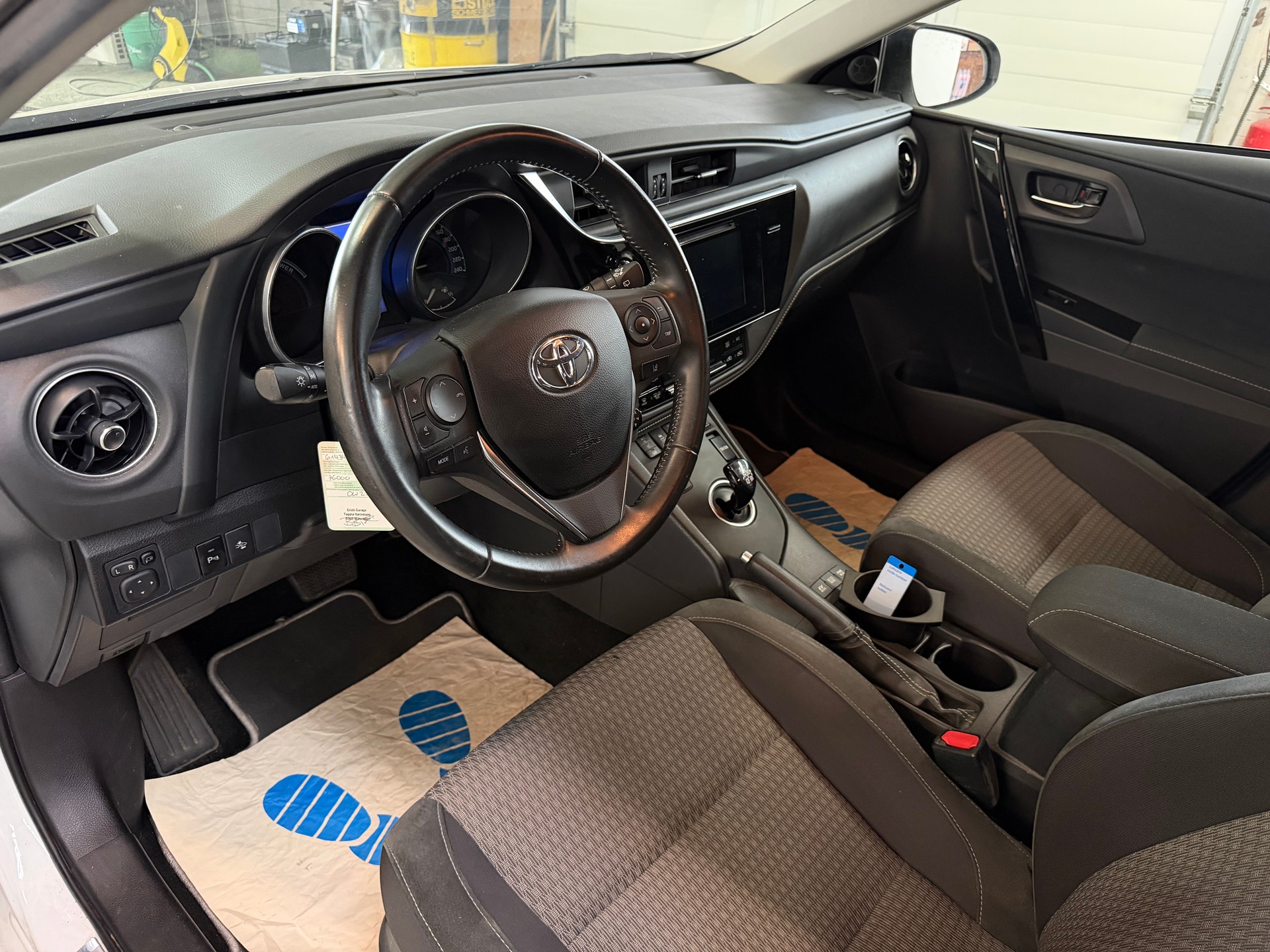 TOYOTA Auris 1.8 HSD Trend e-CVT | CH-Auto | 1-Hand | Frisch MFK | Ab Service-image-7