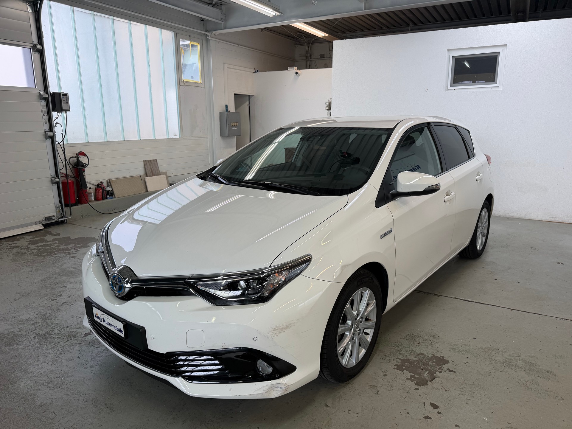 TOYOTA Auris 1.8 HSD Trend e-CVT | CH-Auto | 1-Hand | Frisch MFK | Ab Service-image-1