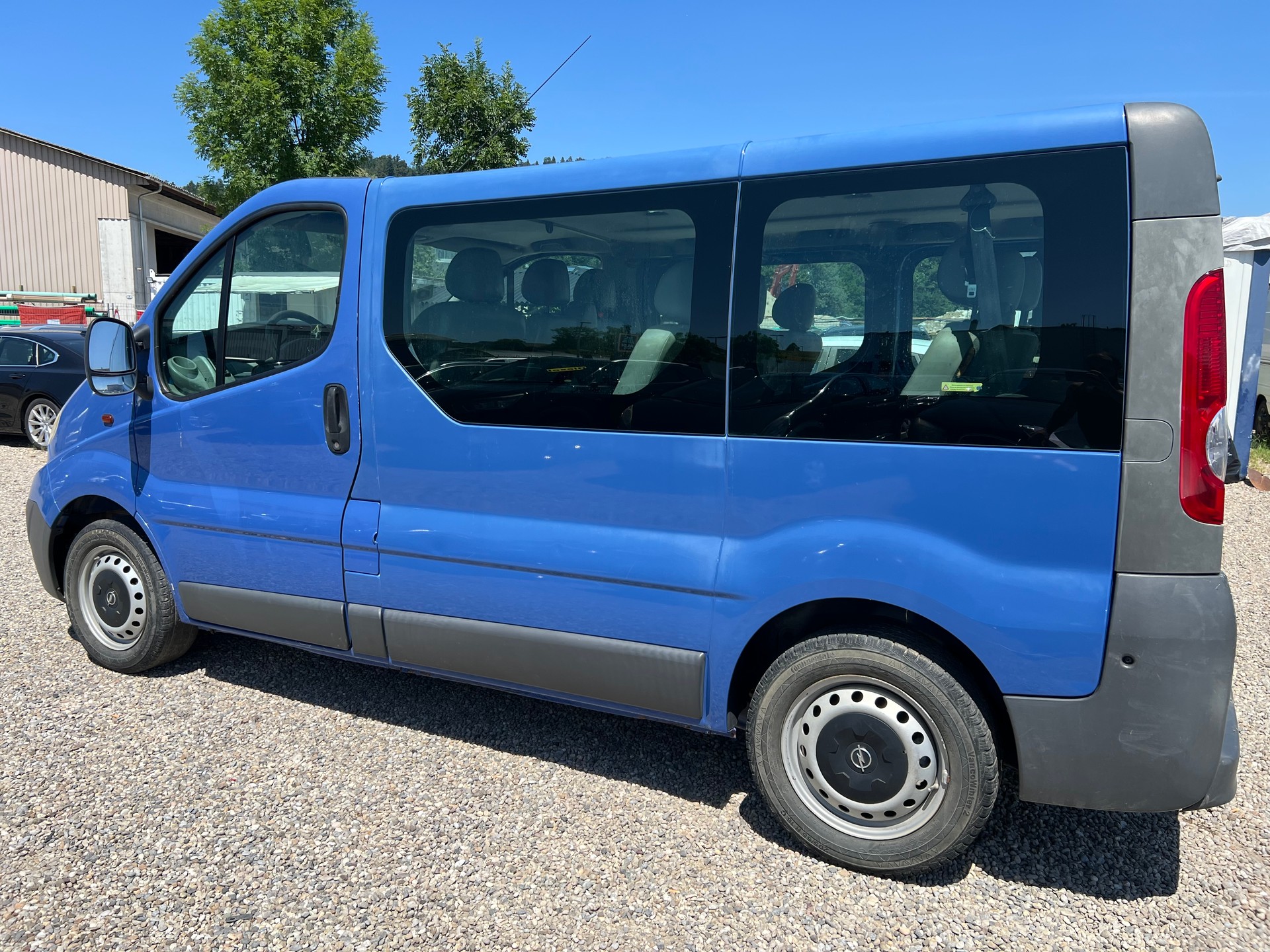OPEL Vivaro Life 2.5CDTI 2.7t L1H1-image-4