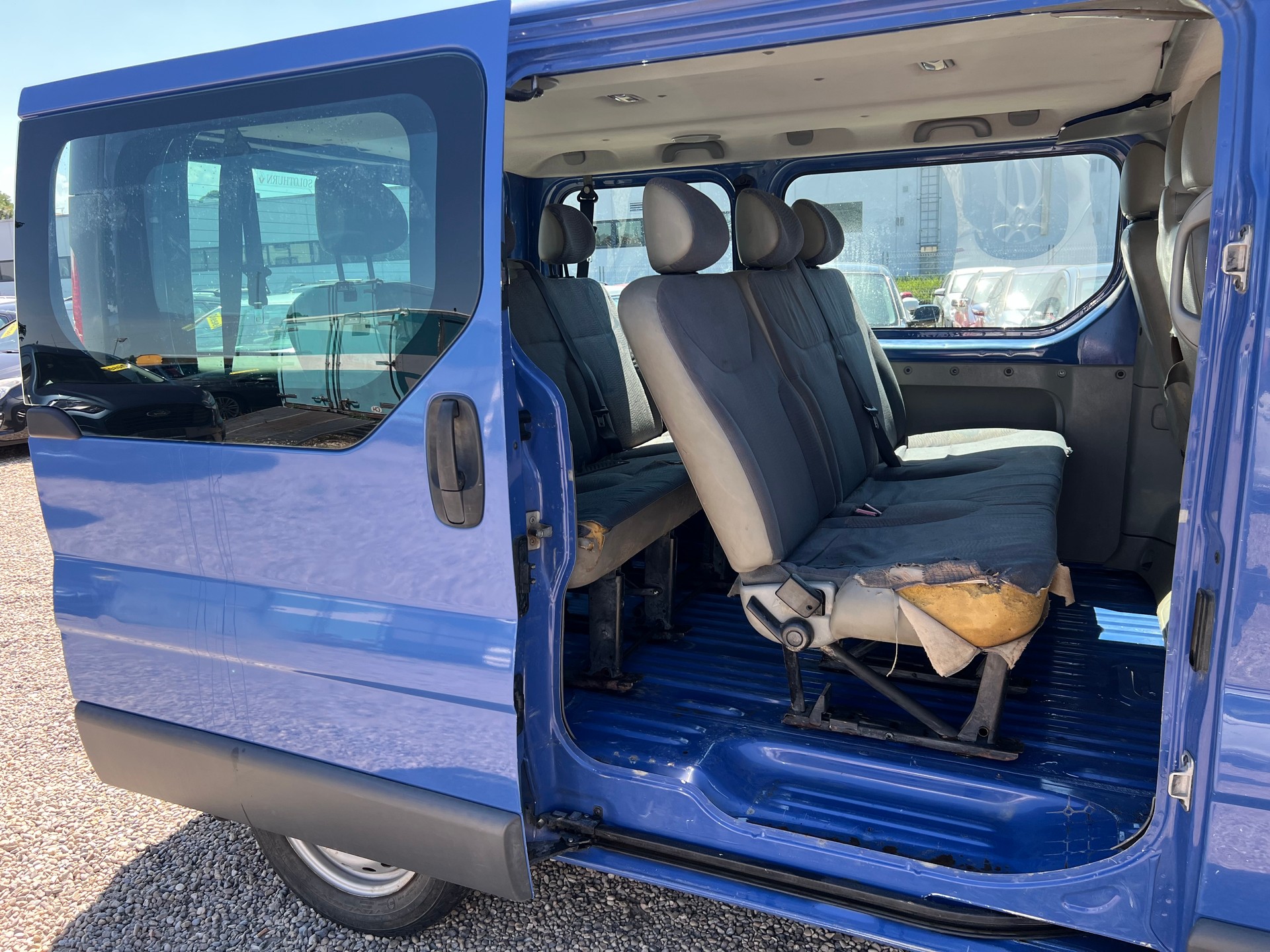 OPEL Vivaro Life 2.5CDTI 2.7t L1H1-image-9