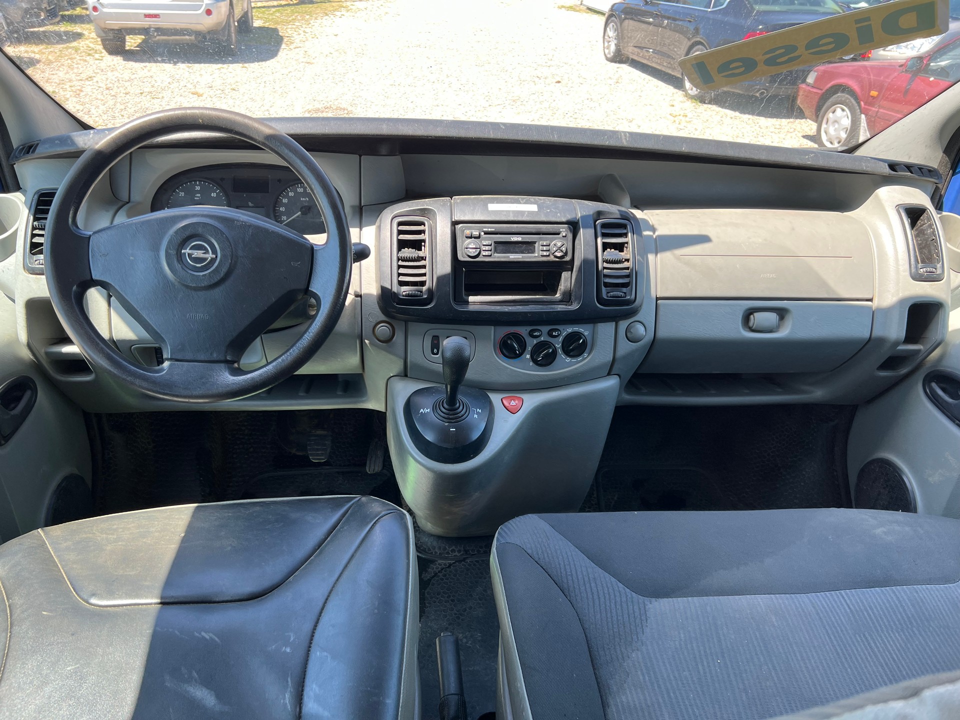 OPEL Vivaro Life 2.5CDTI 2.7t L1H1-image-12