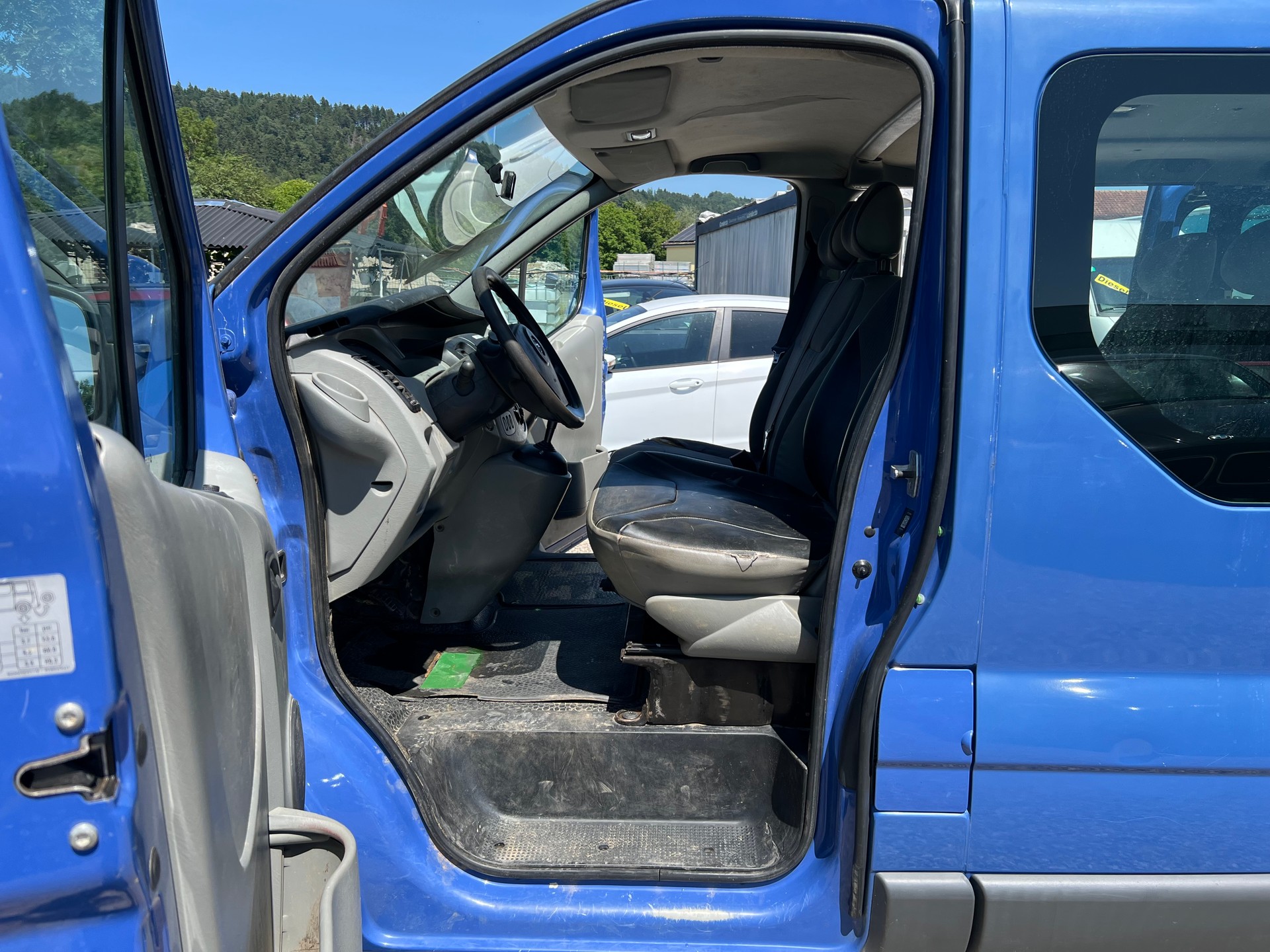OPEL Vivaro Life 2.5CDTI 2.7t L1H1-image-7