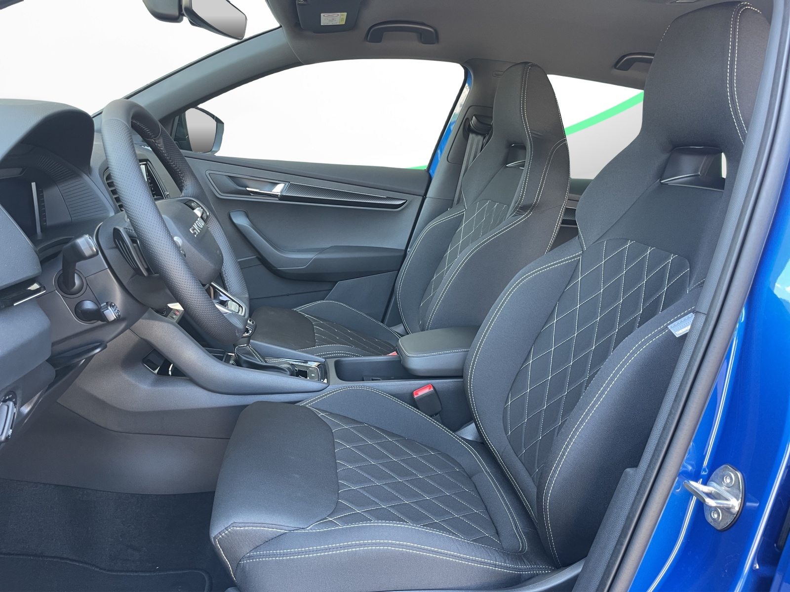 SKODA Karoq 2.0 TSI SportLine 4x4 DSG-image-6