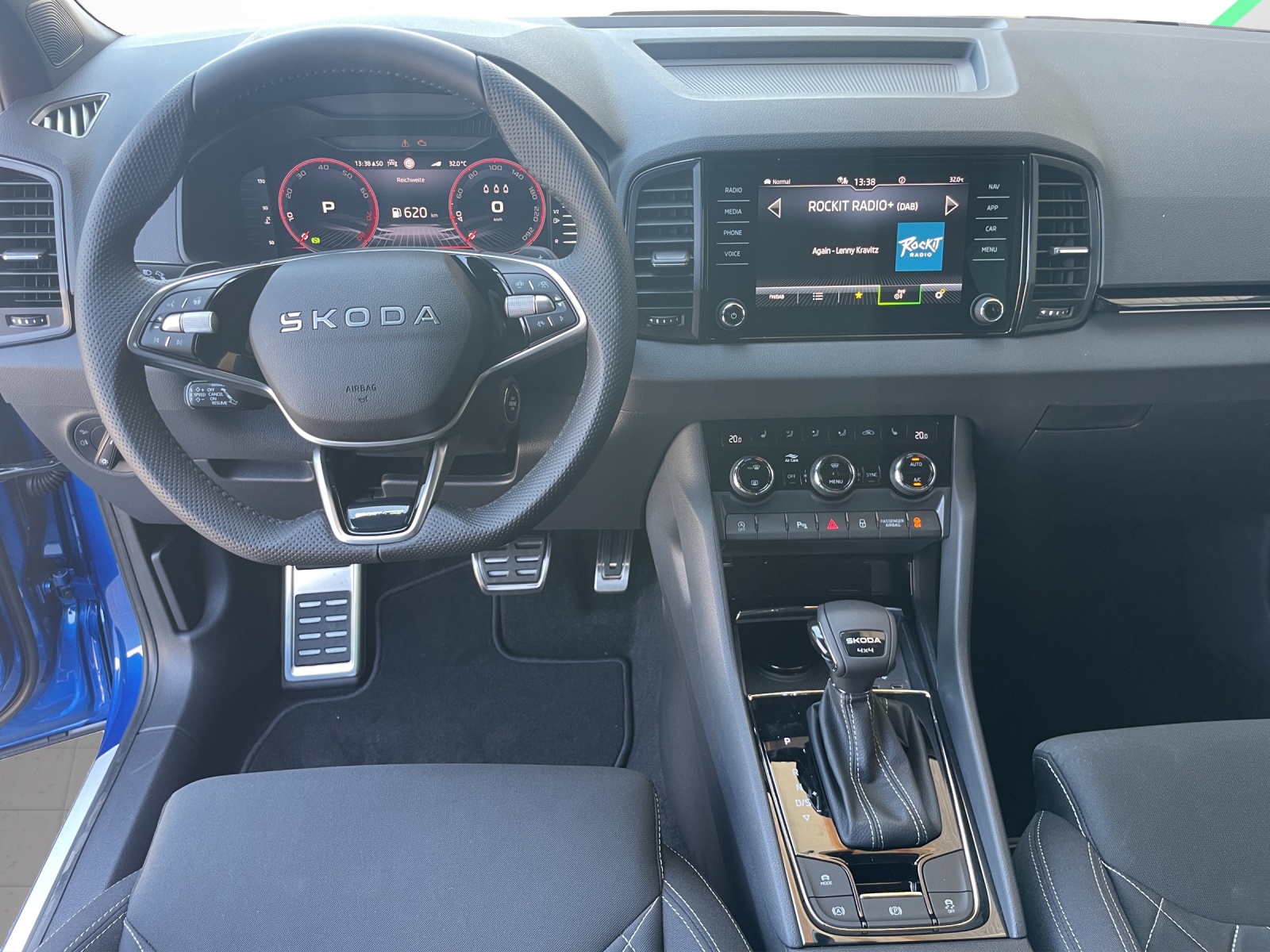SKODA Karoq 2.0 TSI SportLine 4x4 DSG-image-9