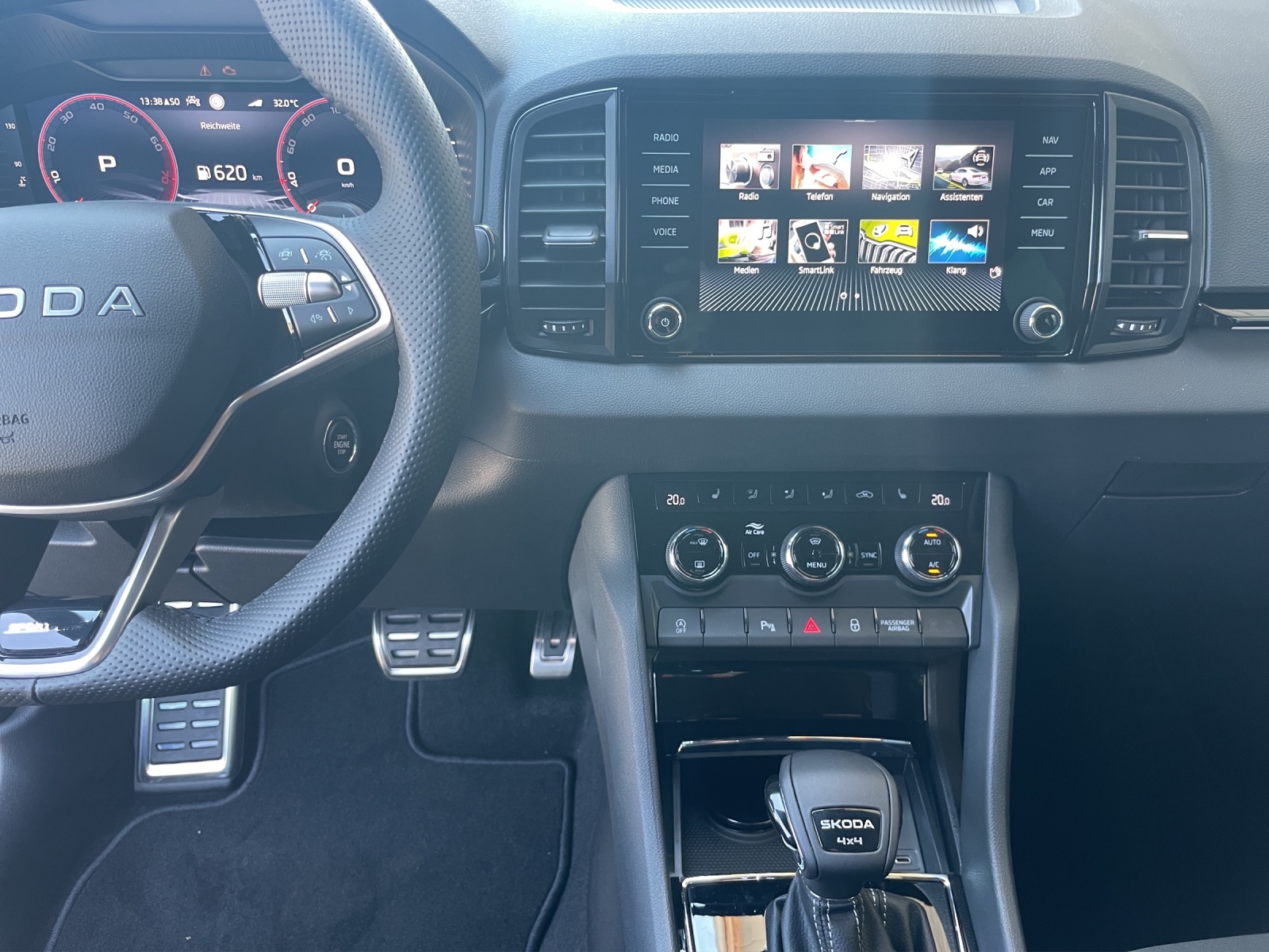 SKODA Karoq 2.0 TSI SportLine 4x4 DSG-image-10