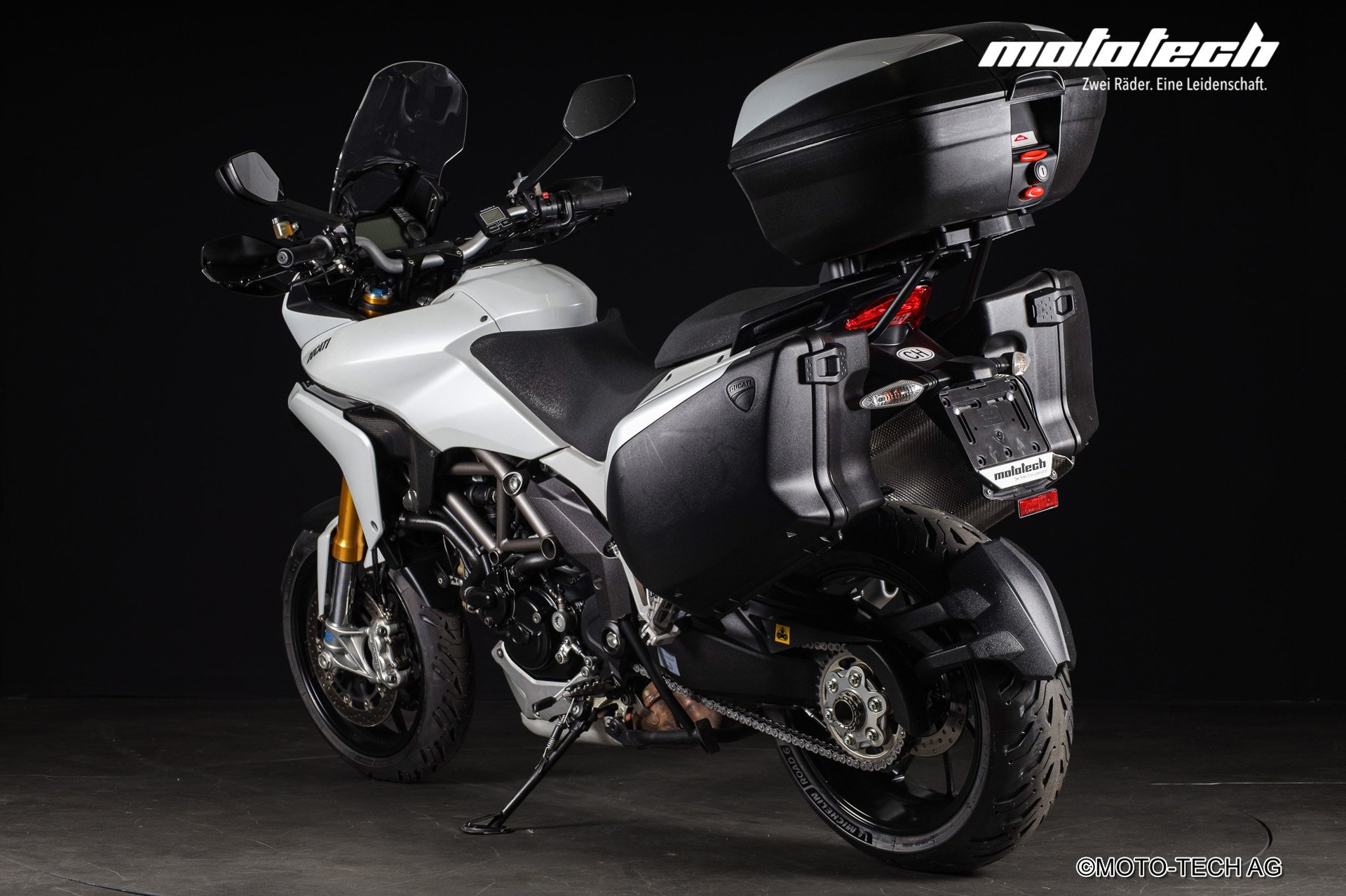 DUCATI Multistrada 1200 S-showroom-element-3