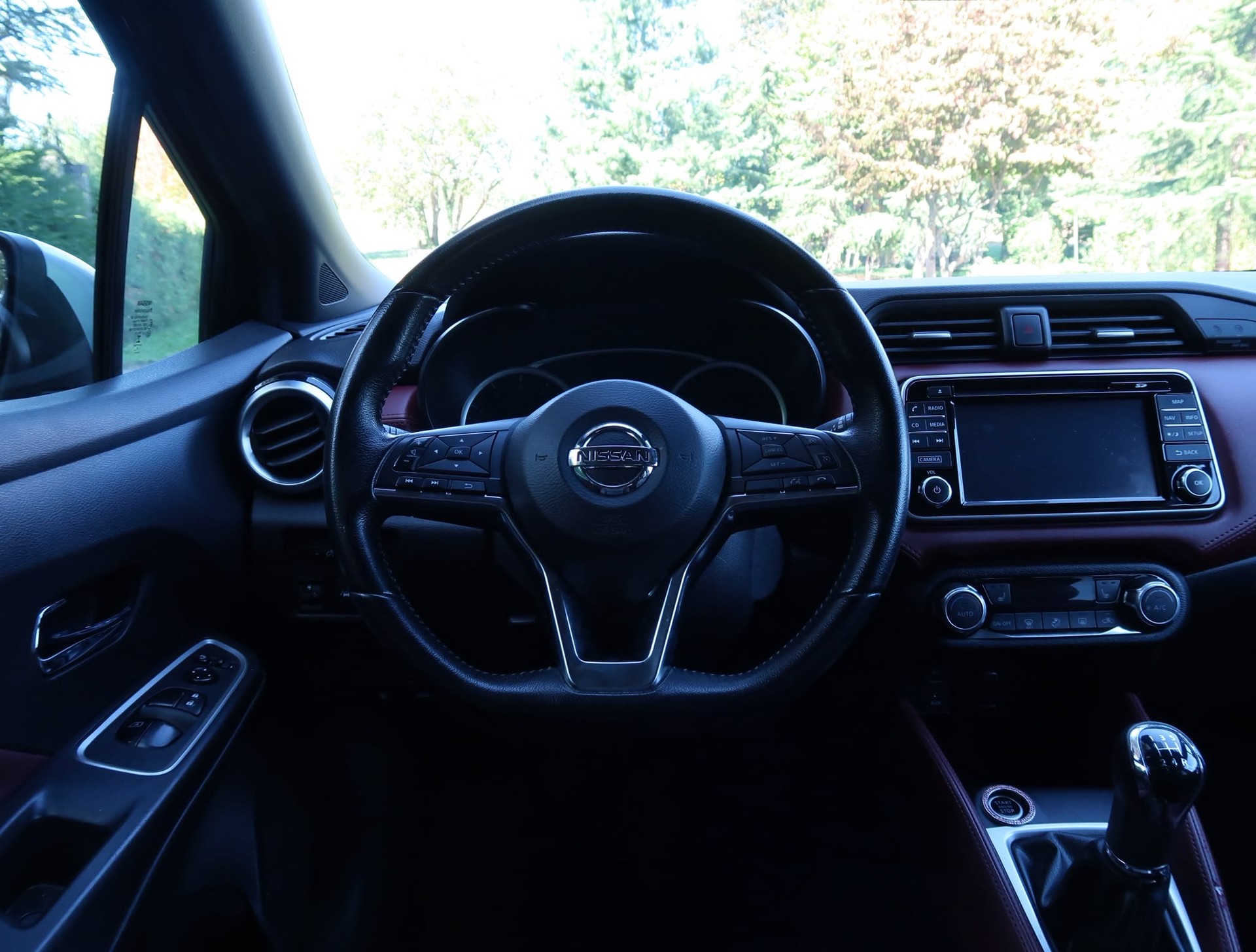 NISSAN Micra 0.9 IG-T n-connecta-image-10