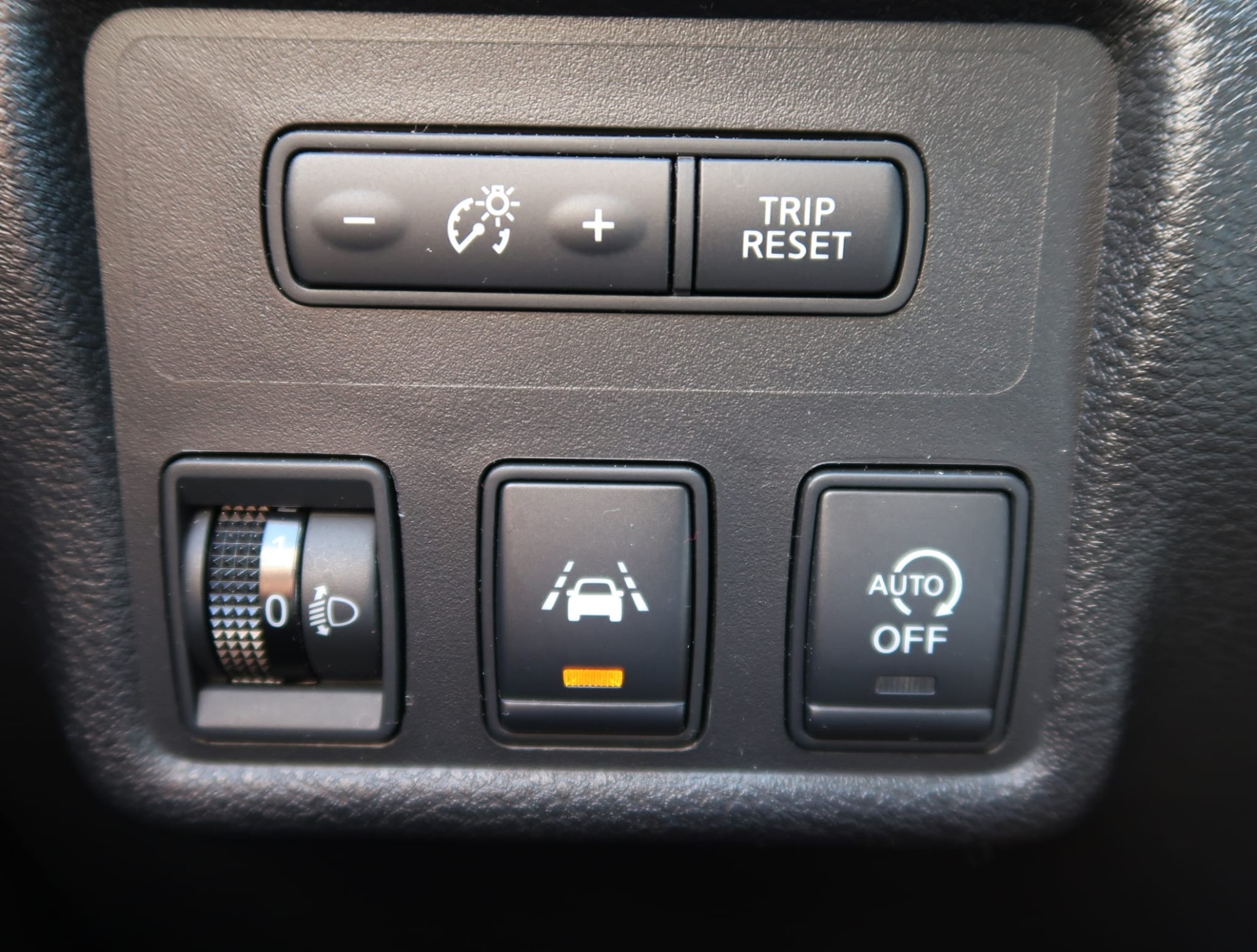 NISSAN Micra 0.9 IG-T n-connecta-image-21