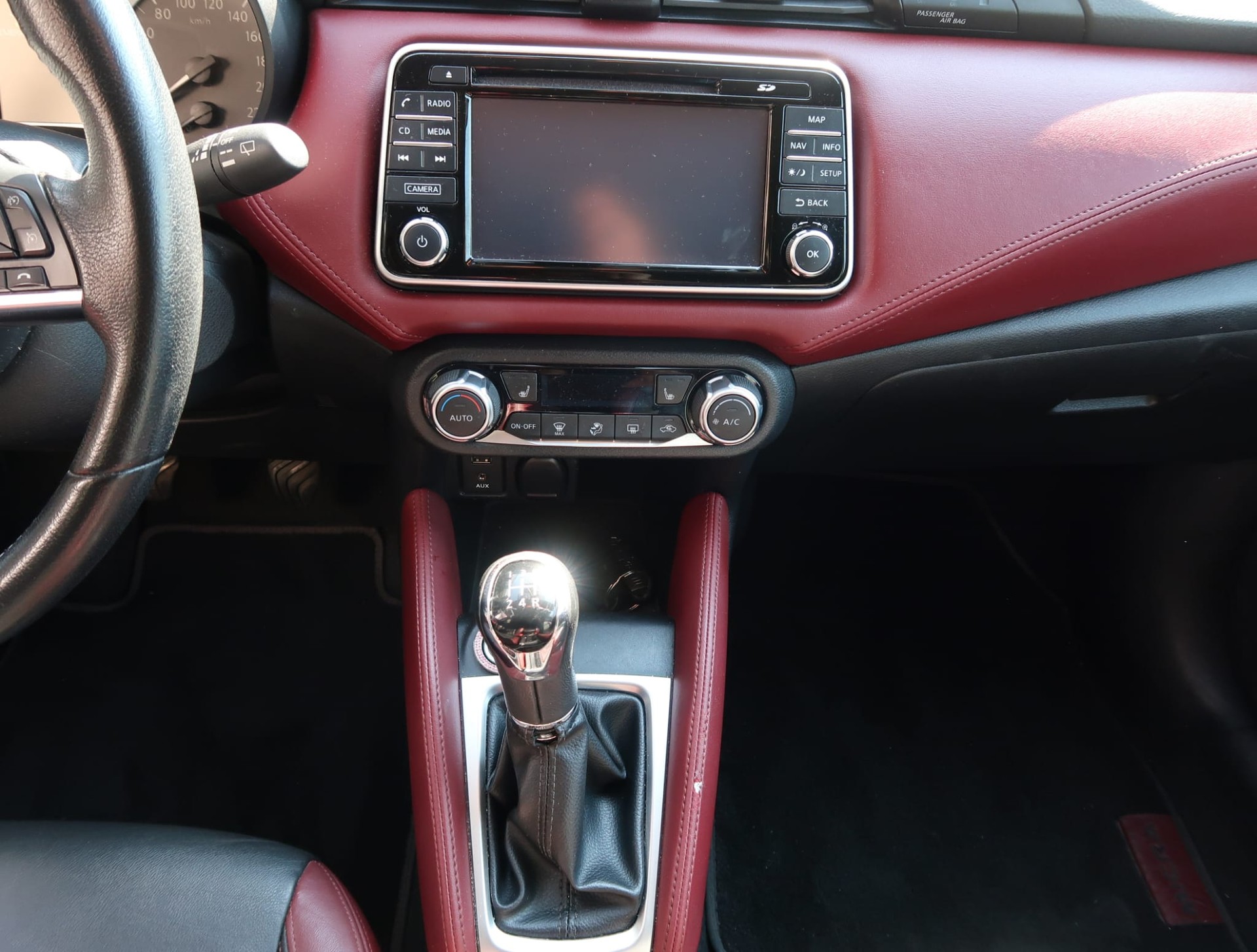 NISSAN Micra 0.9 IG-T n-connecta-image-16