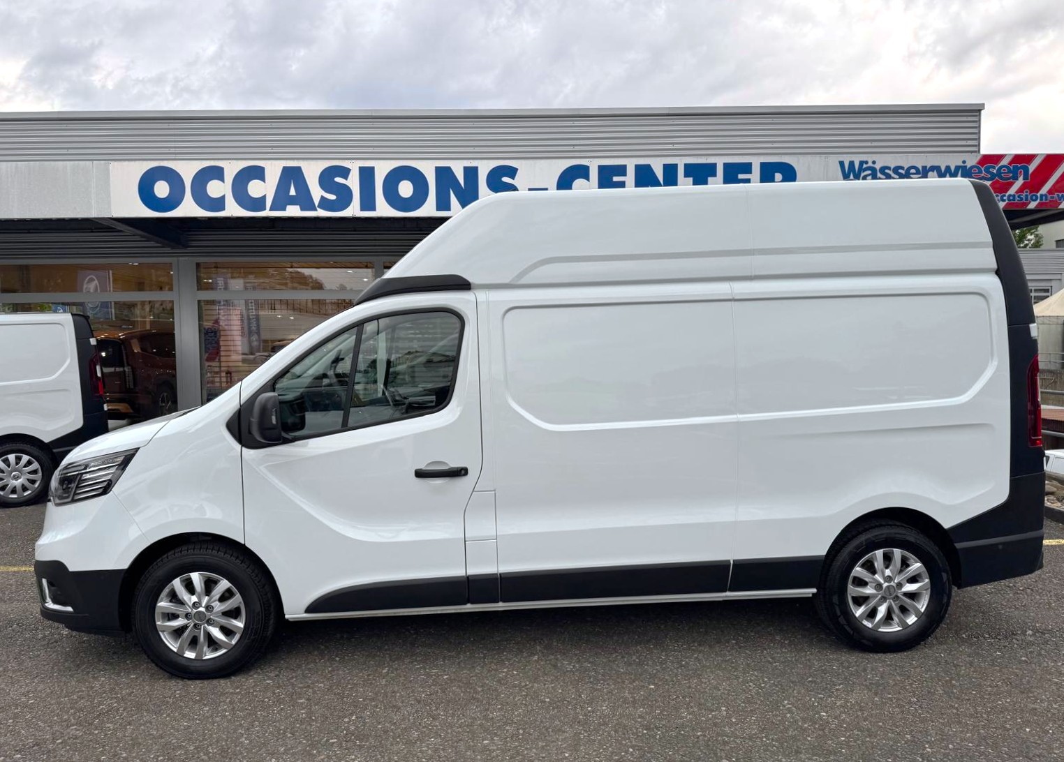RENAULT Trafic 2.0 dCi 150 ADVANCE L2H2-image-12