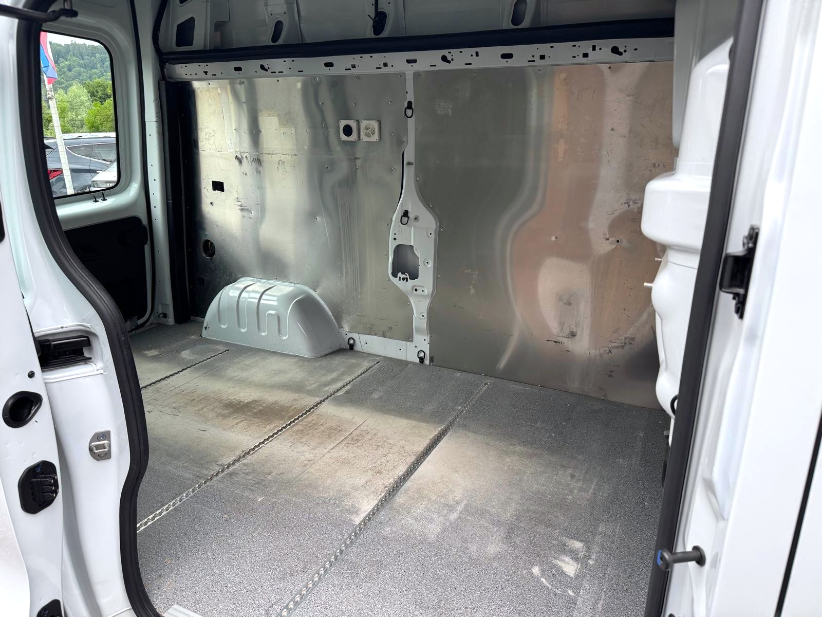 RENAULT Trafic 2.0 dCi 150 ADVANCE L2H2-image-8